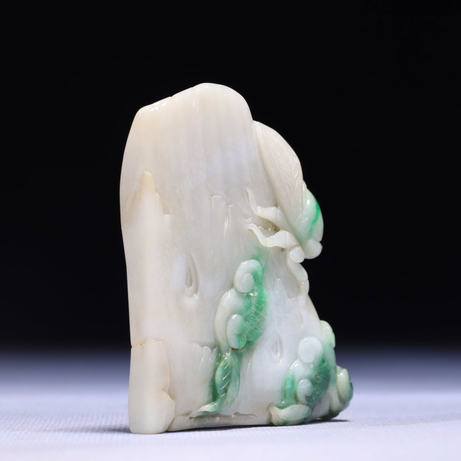 An Exquisite Jadeite Cicada Pattern Ornament - 3
