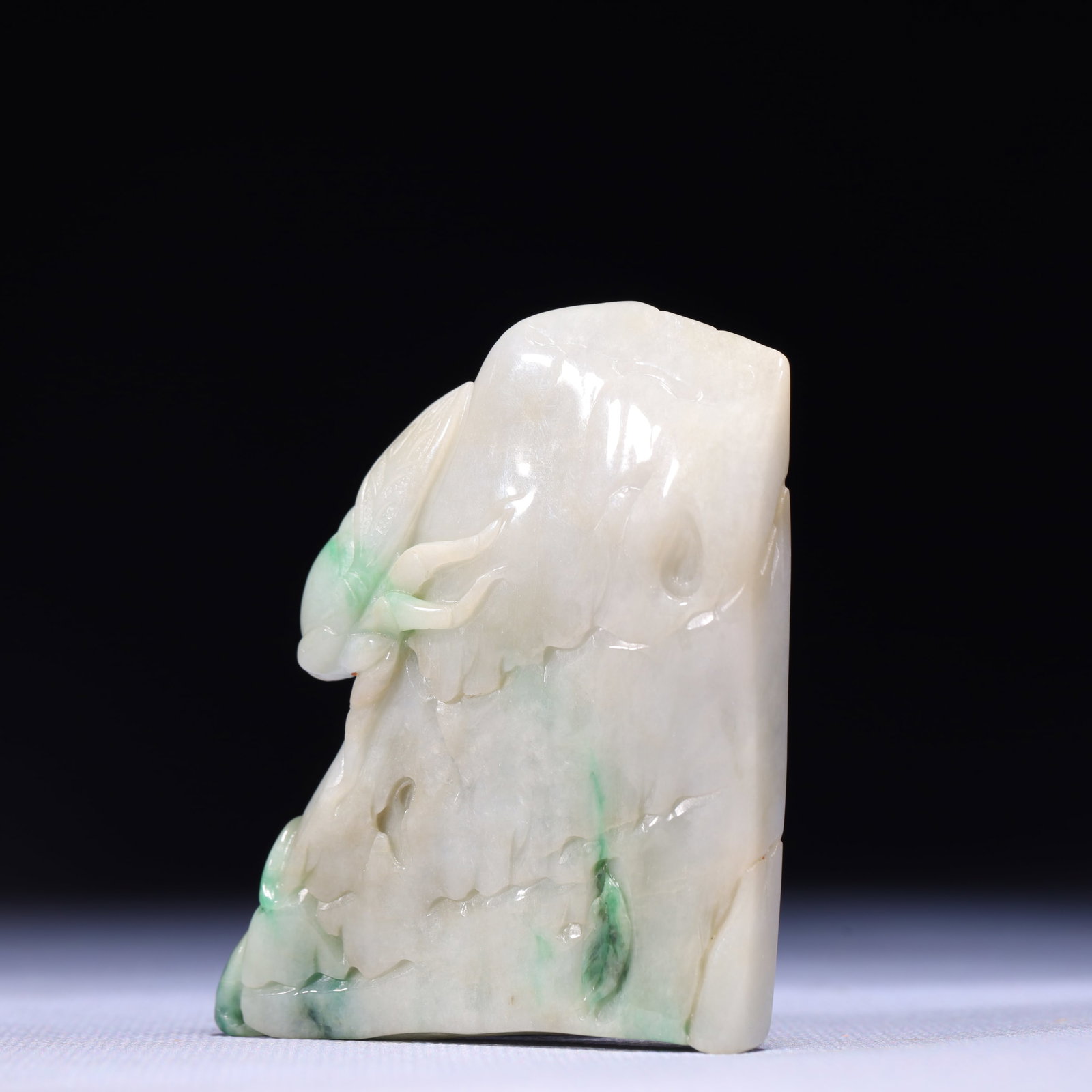 An Exquisite Jadeite Cicada Pattern Ornament - 4