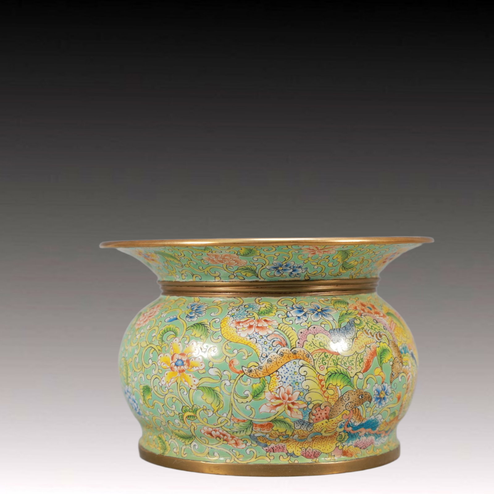 An Exquisite Painted Enamel Flower Pattern Jar - 3