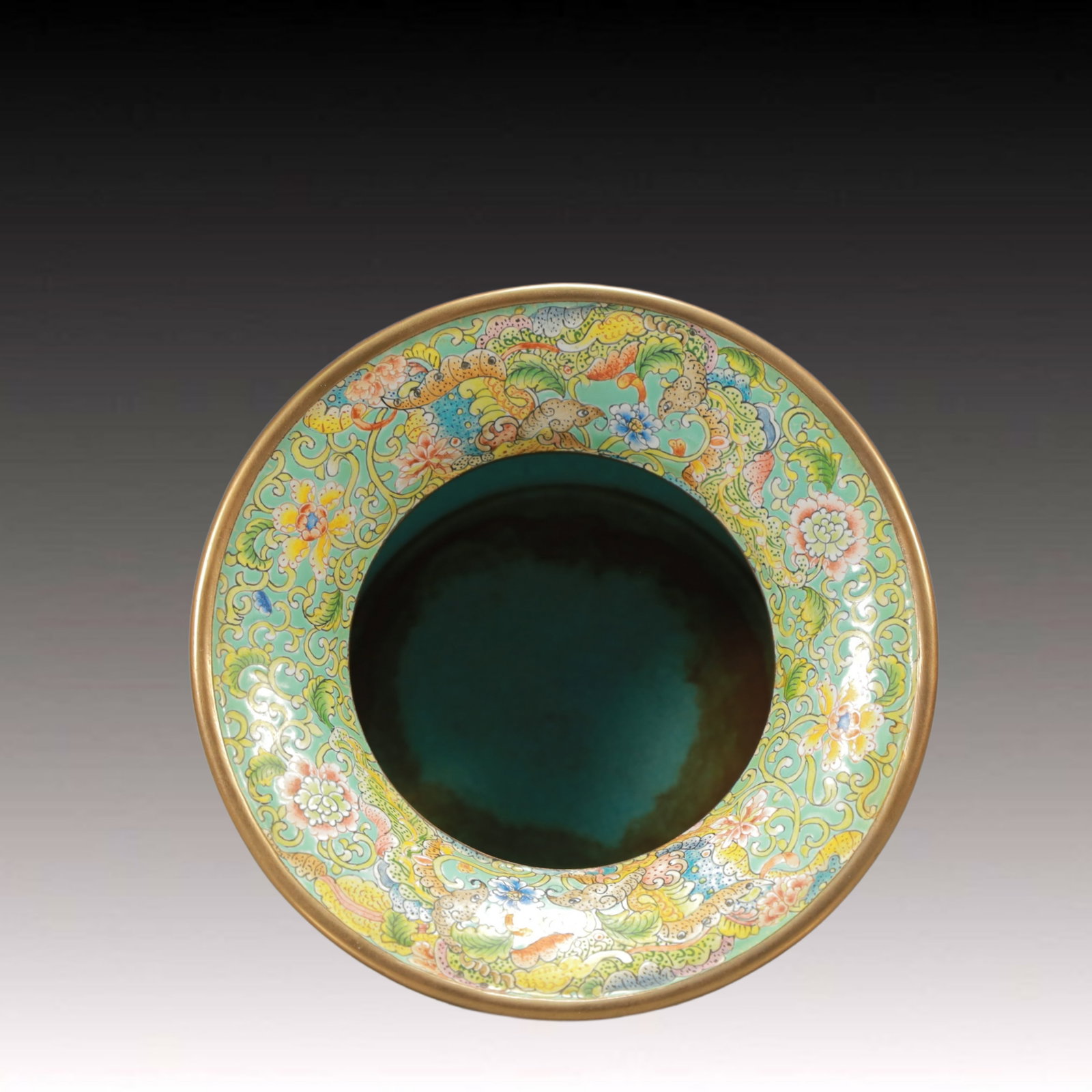 An Exquisite Painted Enamel Flower Pattern Jar - 5