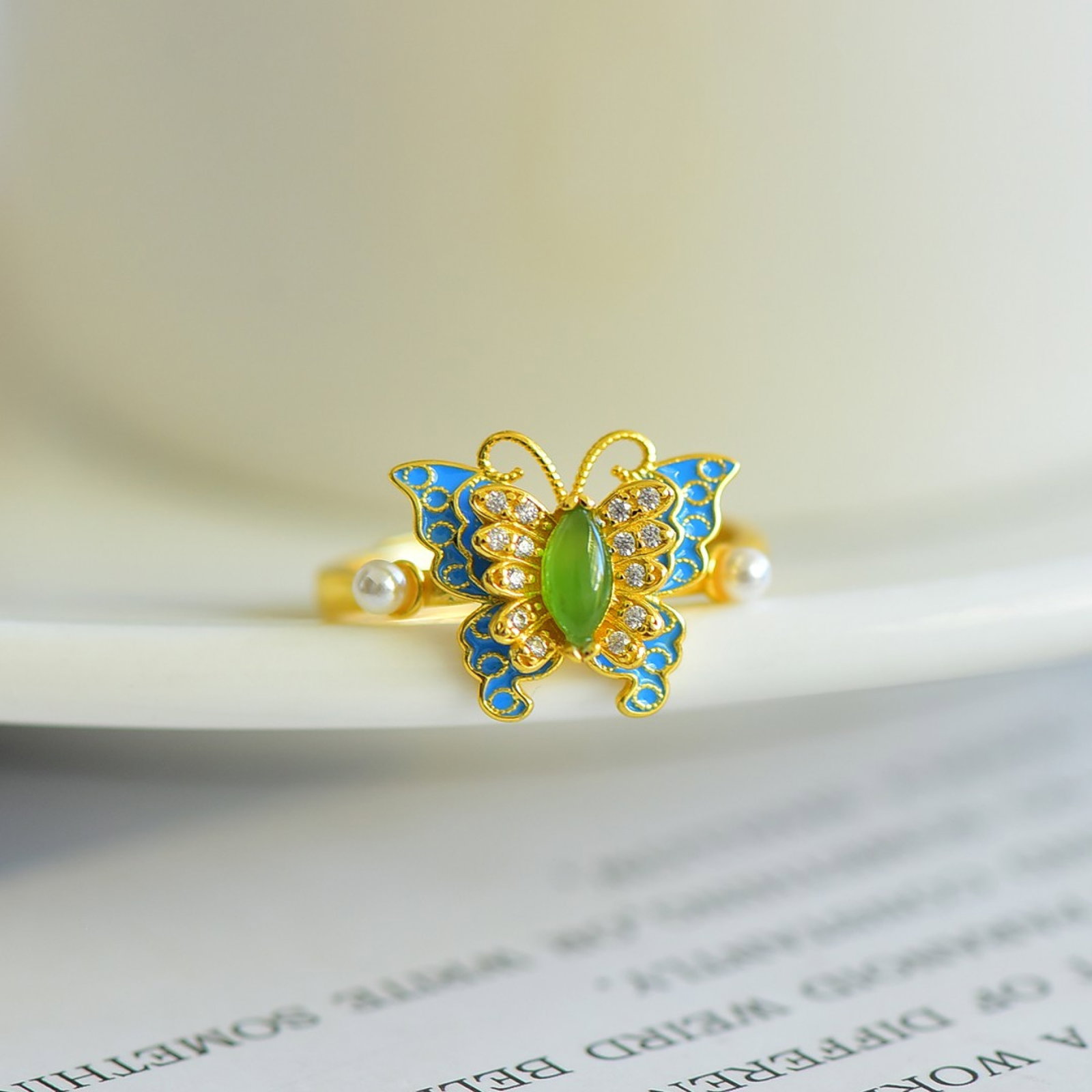 An Exquisite Sterling Silver-Gold Plated Inlaid Jasper Enamel Ring: An Exquisite Sterling Silver-Gold Plated Inlaid Jasper Enamel Ring,Size:0.1inx0.2in 纯银镀金镶碧玉珐琅戒指