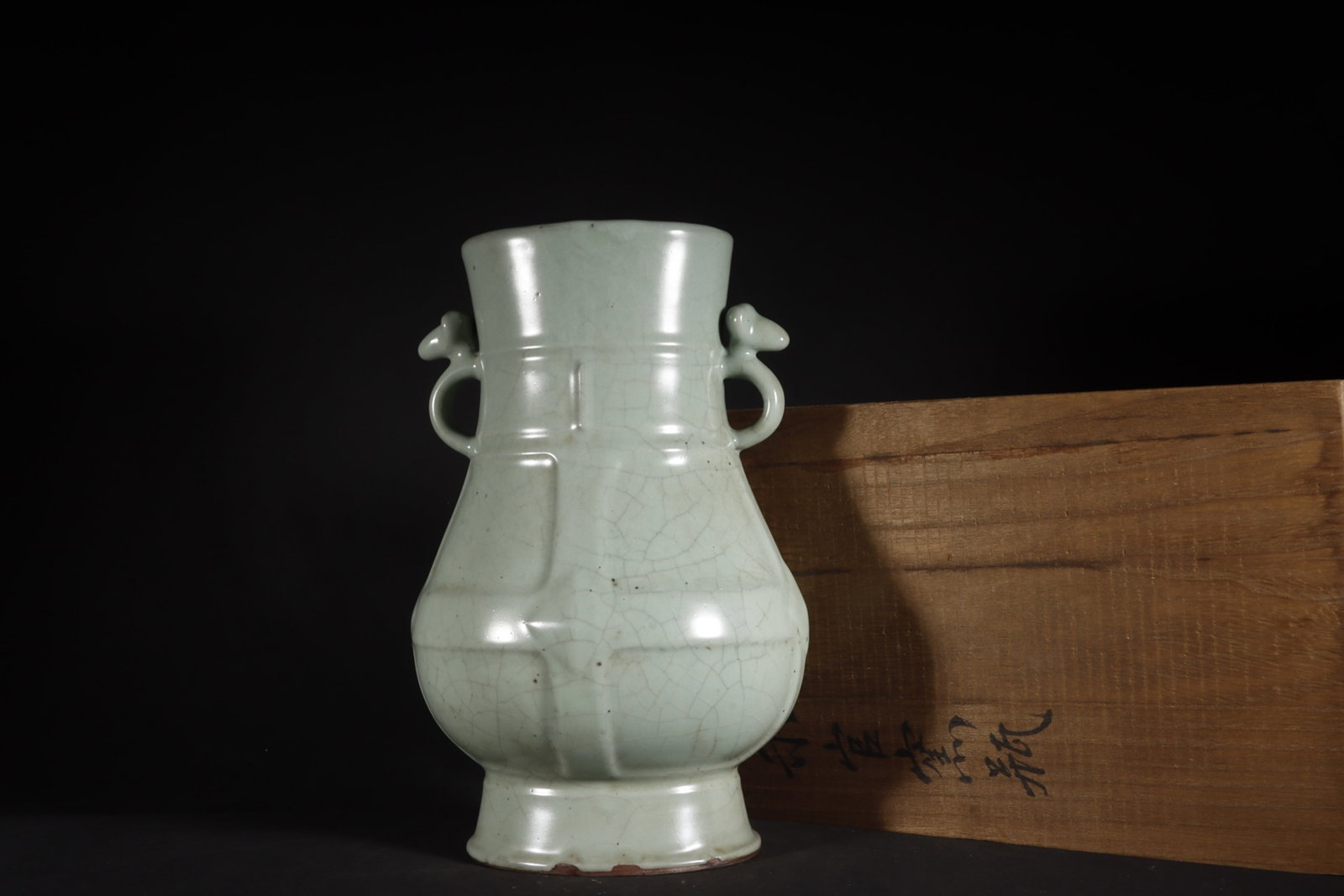 An Exquisite Guan yao Celadon Glazed Double-Ears Vase: An Exquisite Guan yao Celadon Glazed Double-Ears Vase,Song Dynasty,China,Size:11.1inx6.7in 官窑粉青釉双耳瓶,中国宋代