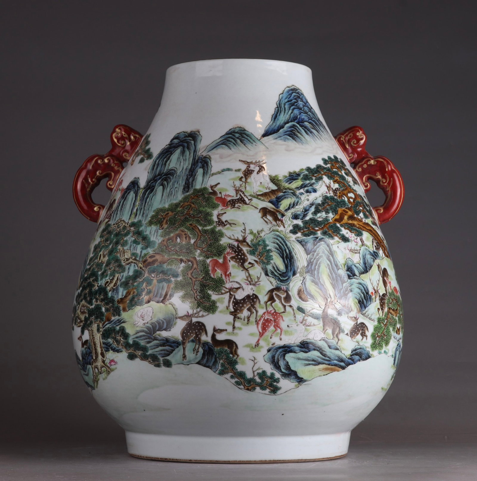 A Huge Famille-Rose Pine and Deer Pattern Double-Ears Jar: A Huge Famille-Rose Pine and Deer Pattern Double-Ears Jar,Qing Dynasty,China,Qianlong Six-character Mark,Size:17.5inx15in 粉彩松鹿纹双耳罐,中Þ