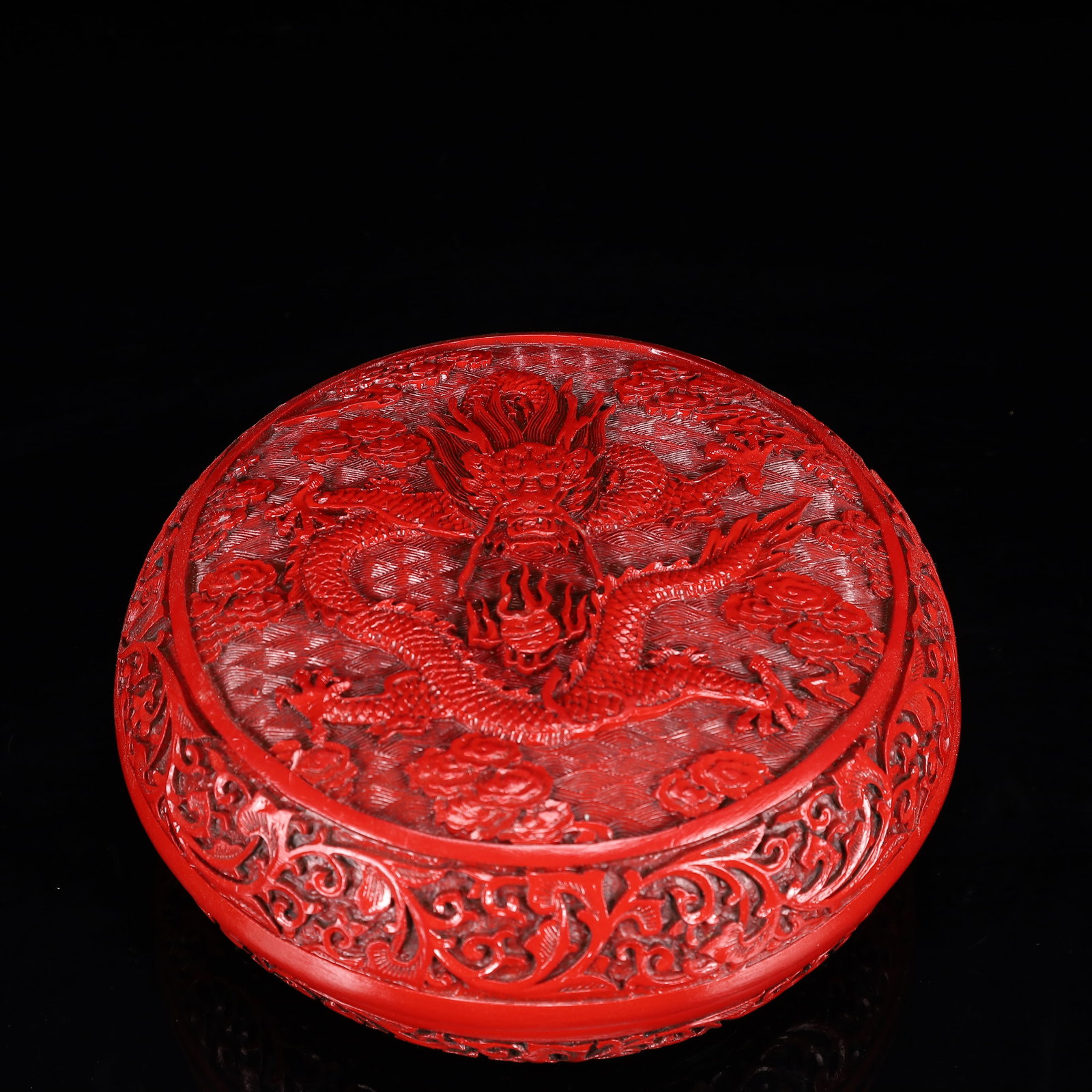 An Exquisite Carved Red Lacquer Auspicious Cloud and Dragon Pattern Box with Cover: An Exquisite Carved Red Lacquer Auspicious Cloud and Dragon Pattern Box with Cover,Qing Dynasty, China,Qianlong Four-character Mark,Size:7.9inx3.5in,Weight:800g 剔红漆器祥