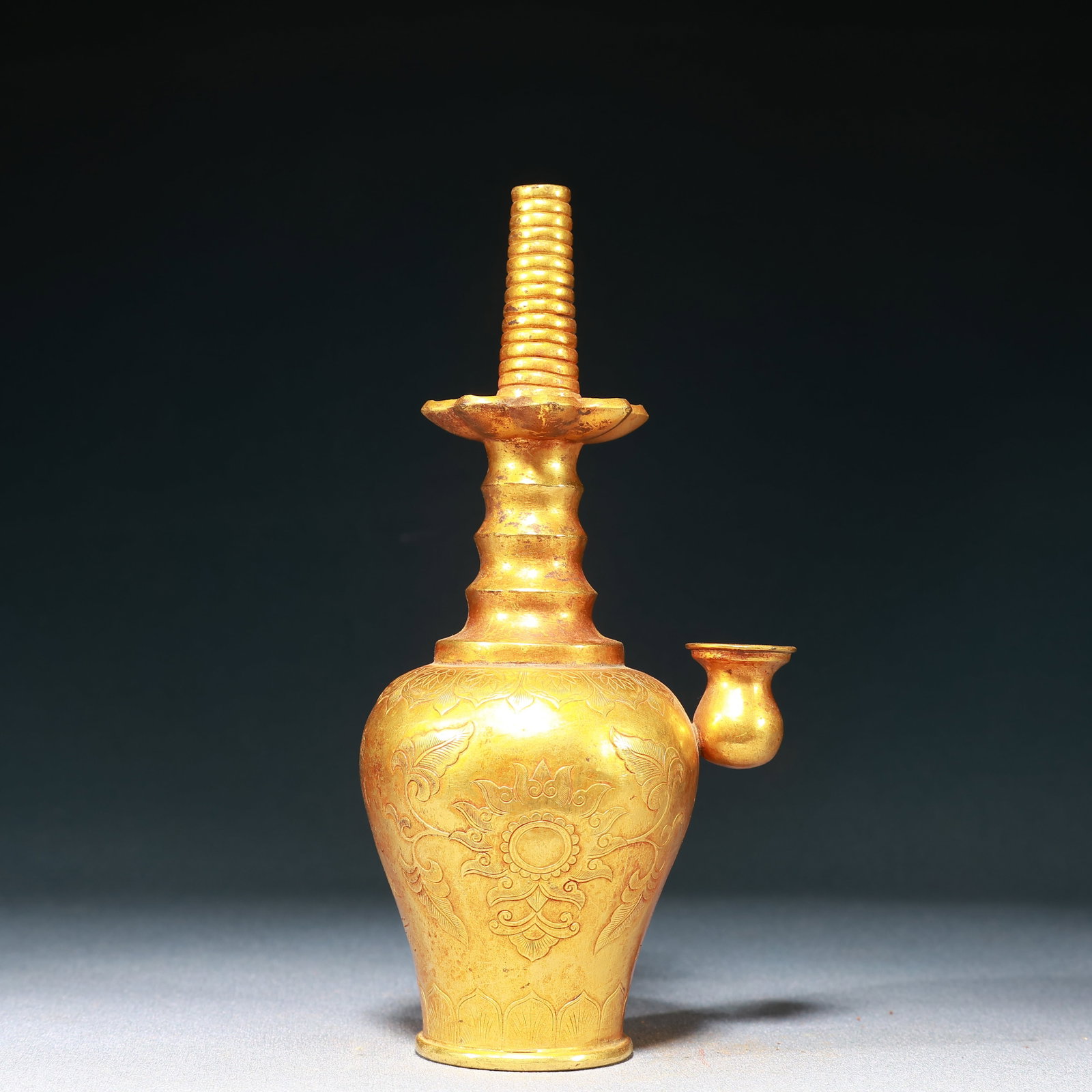 An Exquisite Gilt Bronze Flower Pattern Vase,with poem: An Exquisite Gilt Bronze Flower Pattern Vase,with poem,Qing Dynasty,China,Size:3.7inx3inx7.7in,Weight:500g