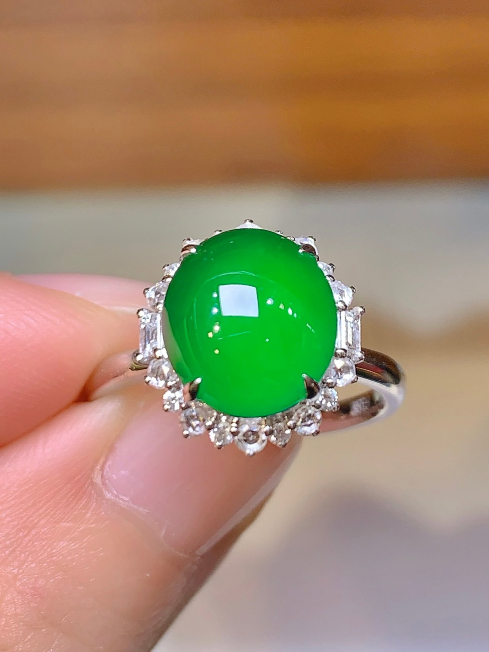 An Exquisite 18k Gold Diamond Inlaid Jadeite Ring: An Exquisite 18k Gold Diamond Inlaid Jadeite Ring,Size(Loose Stone):0.3inx0.3inx0.1in #14 18k金钻镶嵌翡翠戒指