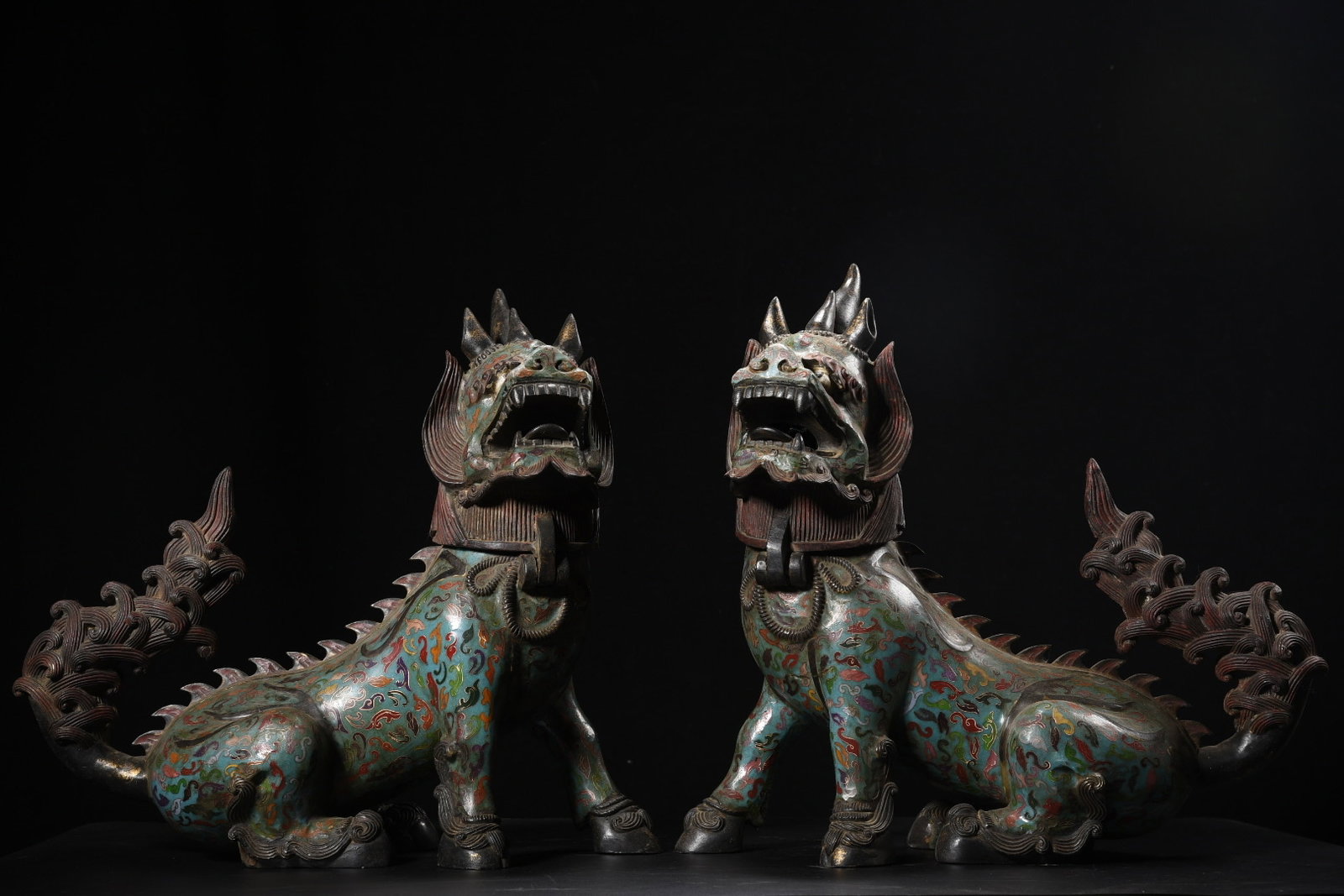 A Pair of Exquisite Cloisonne Wealth-Attracting Creature Censer: A Pair of Exquisite Cloisonne Wealth-Attracting Creature Censers,Qing Dynasty,China,Size:17.7inx18.5inx7.1in,Weight:19400g 一对景泰蓝貔貅香炉,