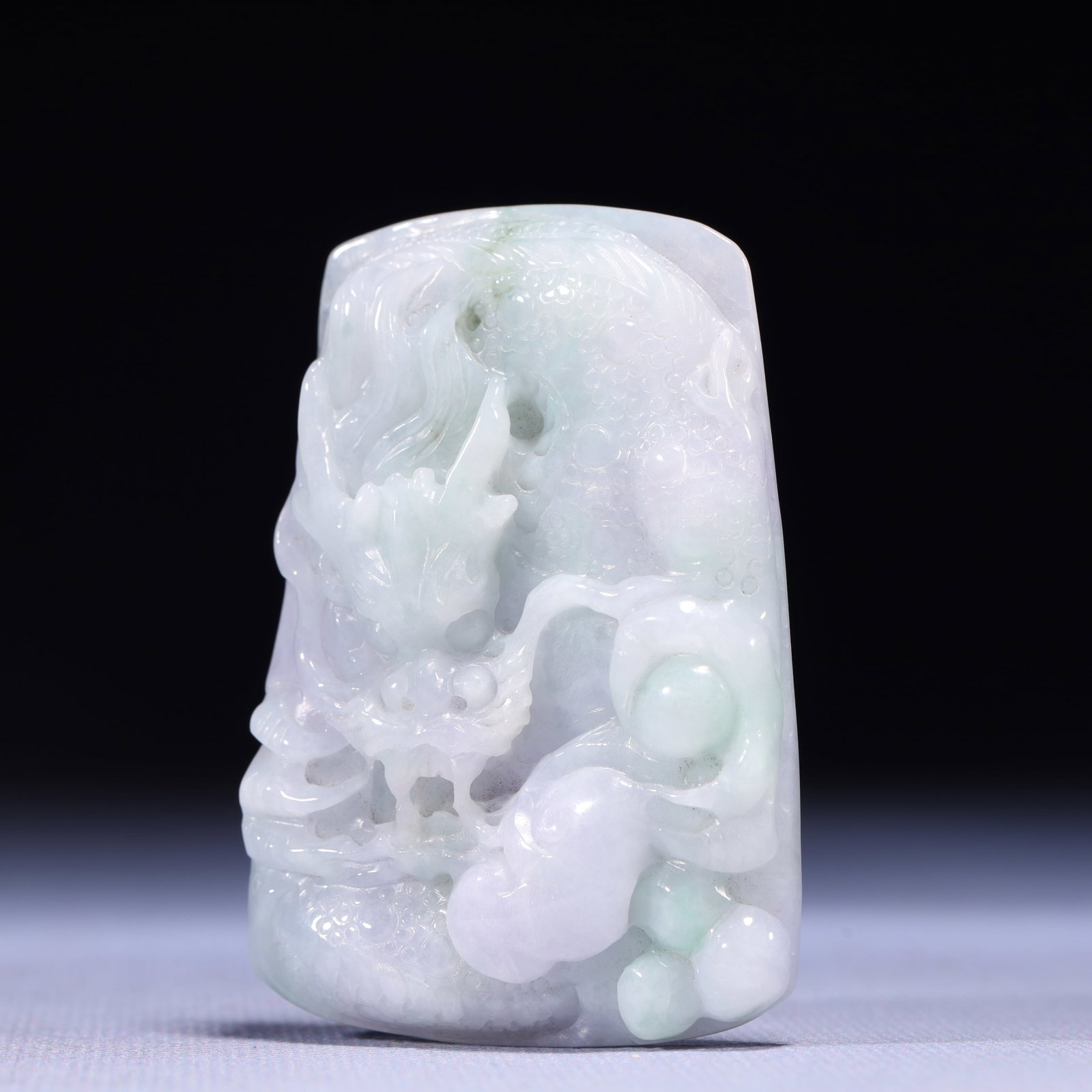 An Exquisite Jadeite Dragon Pattern Pendant - 2