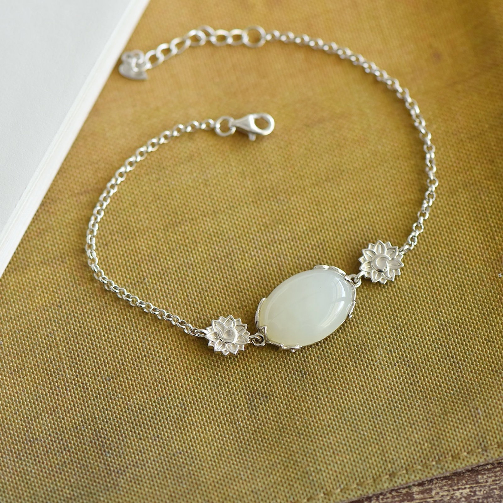 An Exquisite Sterling Silver Inlaid White Jade Bracelet: An Exquisite Sterling Silver Inlaid White Jade Bracelet, 纯银镶白玉手链