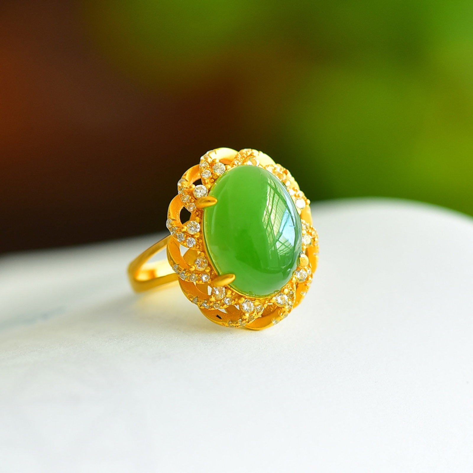 An Exquisite Sterling Silver-Gold Plated Inlaid Jasper Ring,Inlaid Diamond: An Exquisite Sterling Silver-Gold Plated Inlaid Jasper Ring,Inlaid Diamond 纯银镀金镶碧玉戒指,嵌钻石