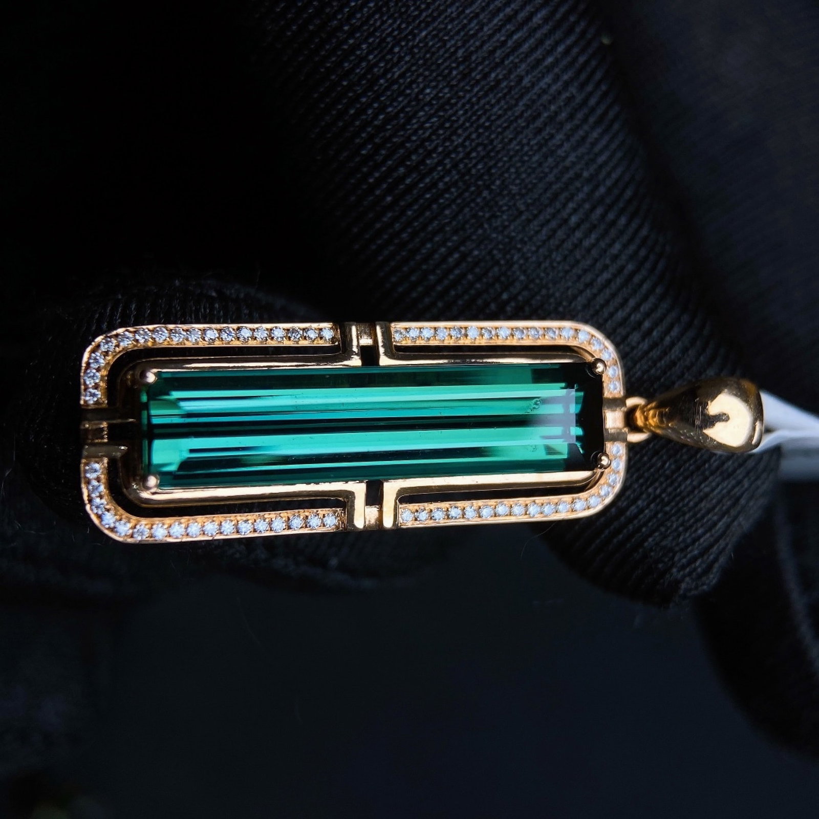 5.95Ctw Natural Tourmaline Necklace: 5.95Ctw Natural Tourmaline Necklace,Size:0.9inx0.2in 5.95Ctw天然碧玺项链