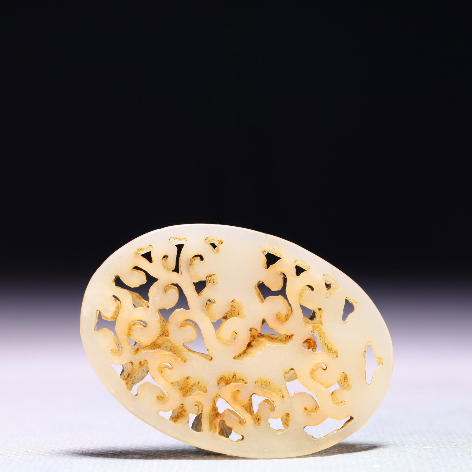 An Exquisite White Jade Beast Pattern Pendant - 4