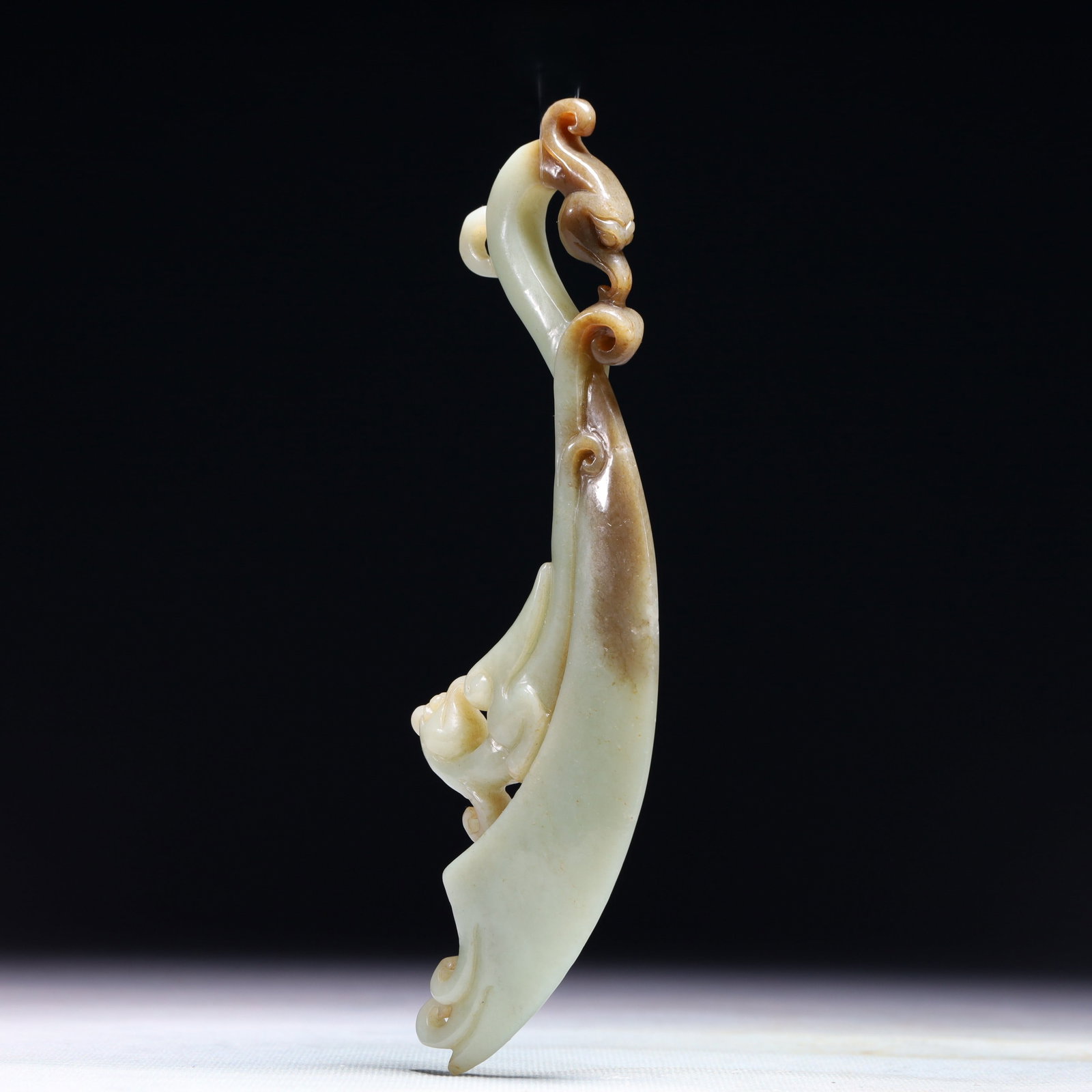 An Exquisite White Jade Beast Pattern Pendant - 4