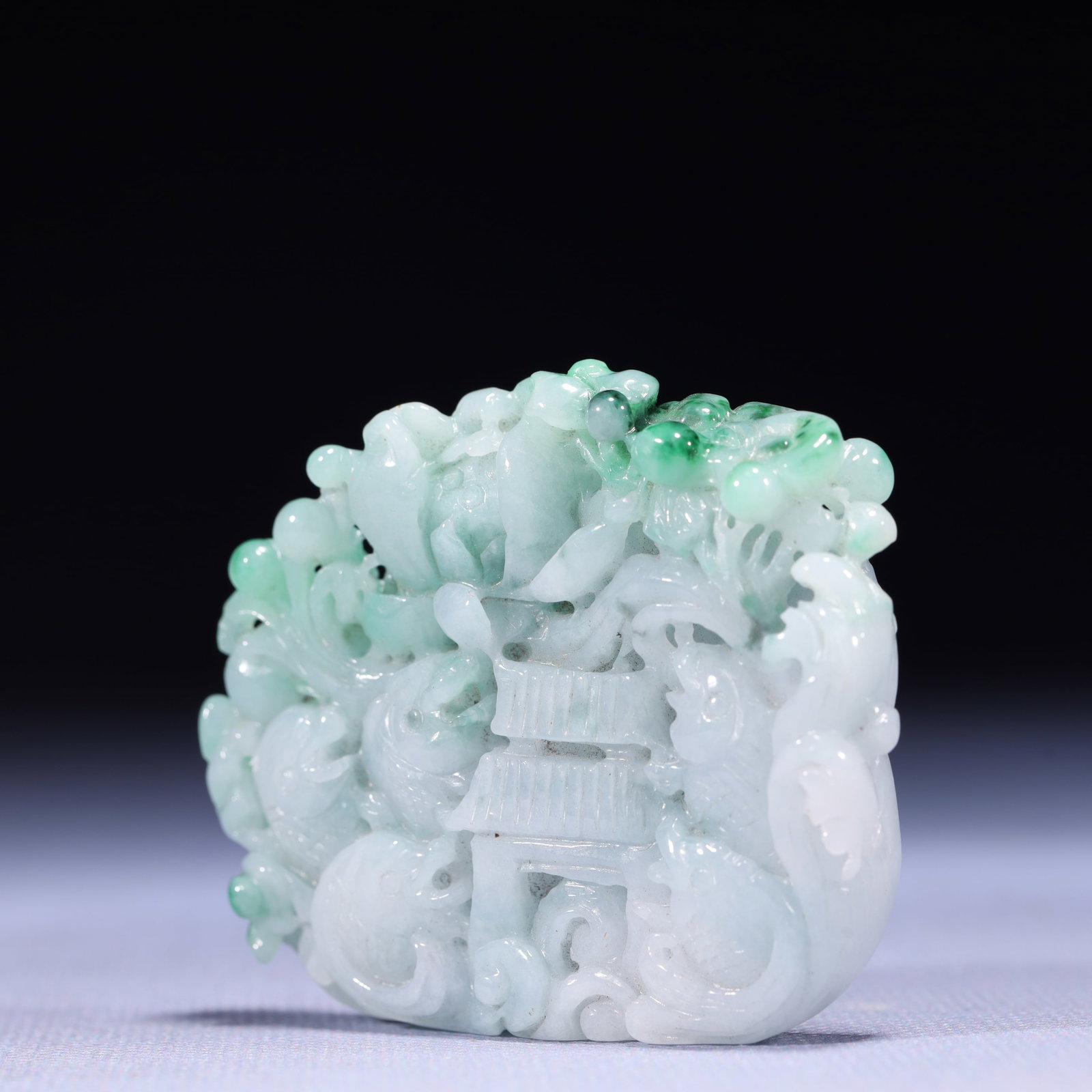 An Exquisite Jadeite Landscape Pattern Pendant - 2