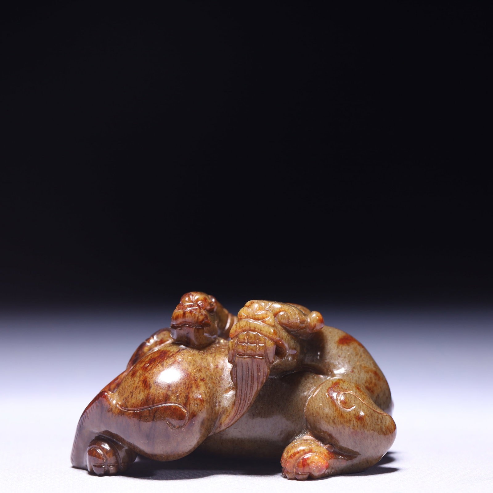 An Exquisite Archaic Jade Beast Ornament: An Exquisite Archaic Jade Beast Ornament,Ancient Time,China,Size:3.1inx1.8inx1.6in,Weight:211g 高古玉兽摆件,中国远古时期