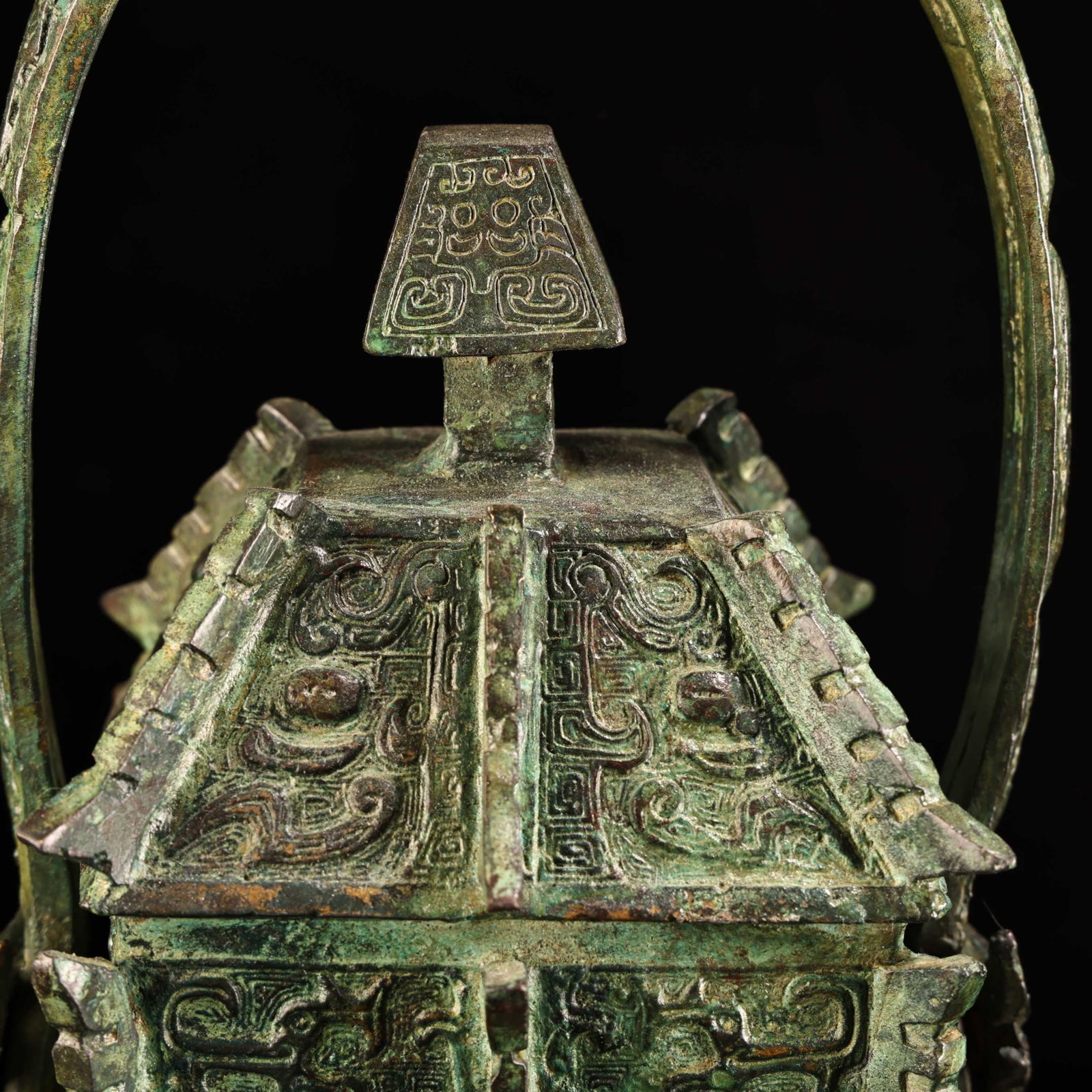 An Exquisite Bronze Beast-Face Pattern Loop-Handled Pot - 4