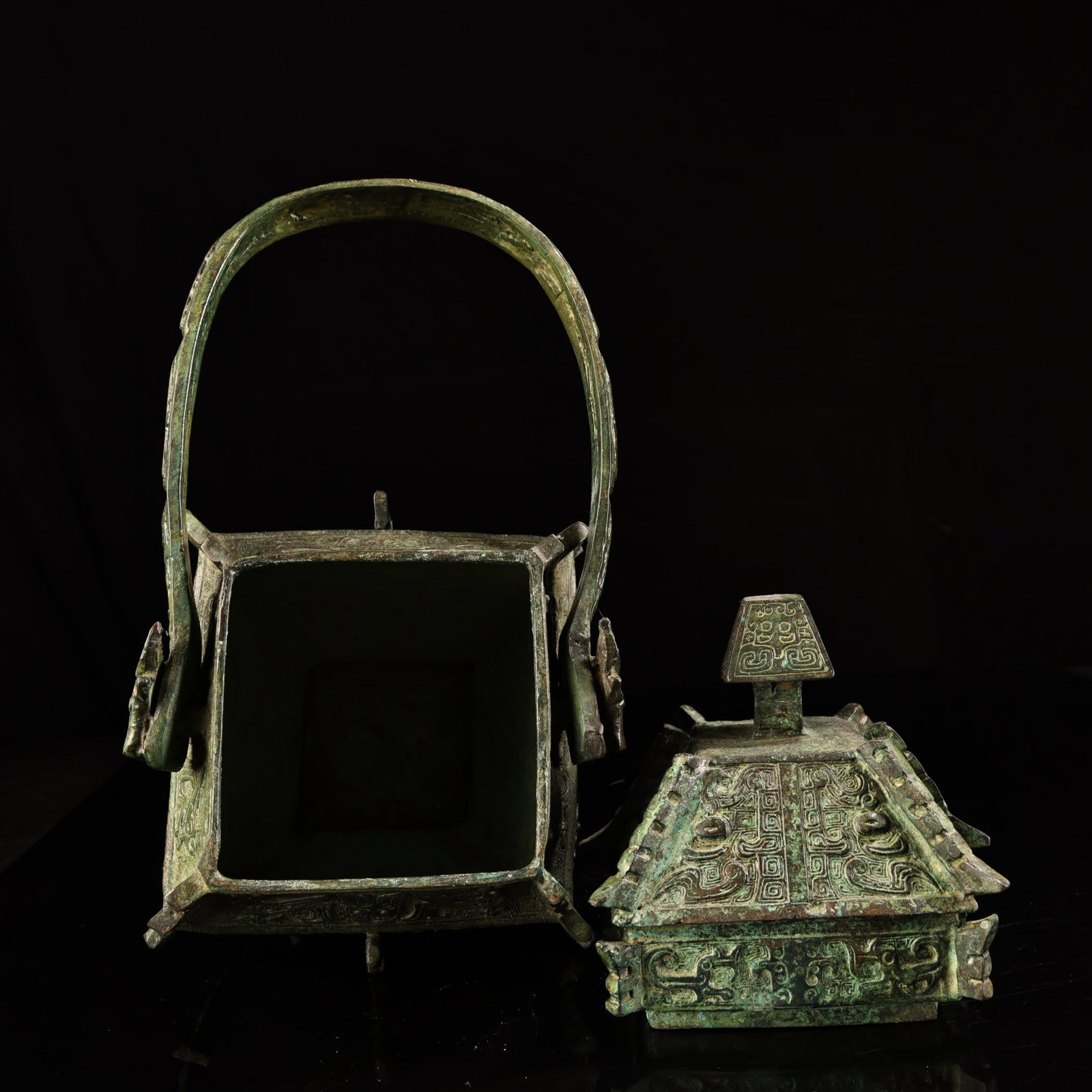 An Exquisite Bronze Beast-Face Pattern Loop-Handled Pot - 8