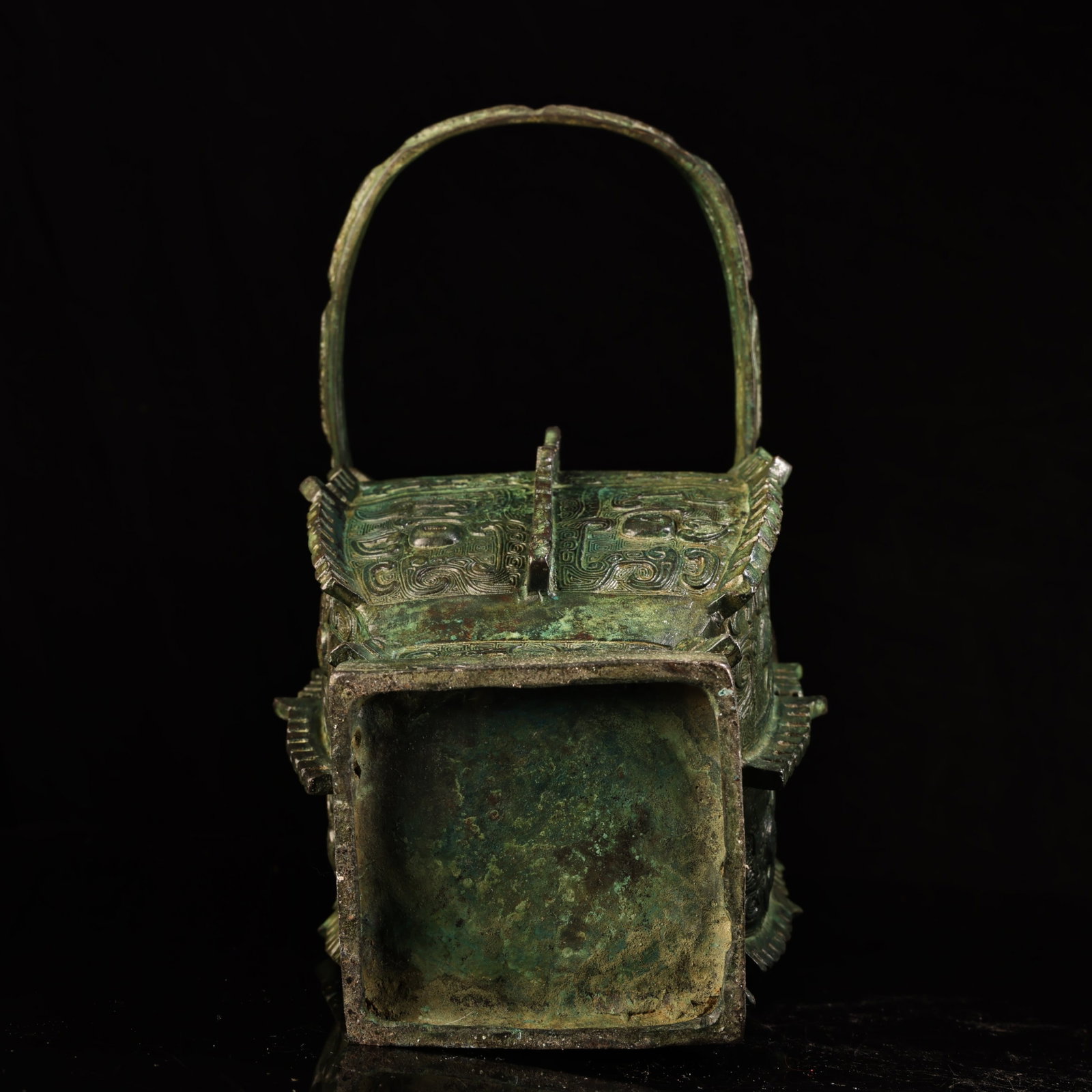 An Exquisite Bronze Beast-Face Pattern Loop-Handled Pot - 9