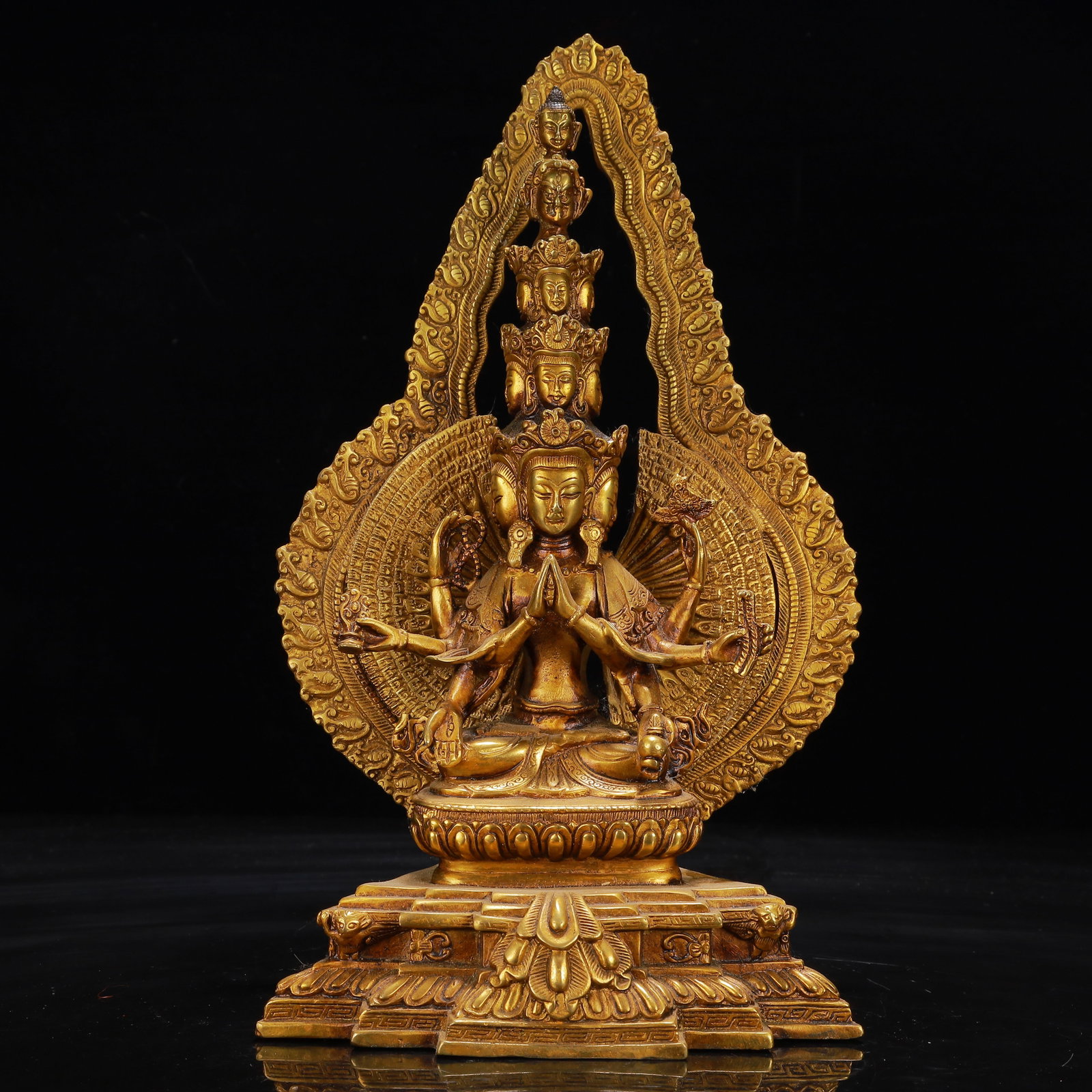 An Exquisite Gilt Bronze Statue of Thousand-Hand Avalokitesvara: An Exquisite Gilt Bronze Statue of Thousand-Hand Avalokitesvara,Qing Dynasty,China,Size:6.3inx3.9inx11in,Weight:1600g