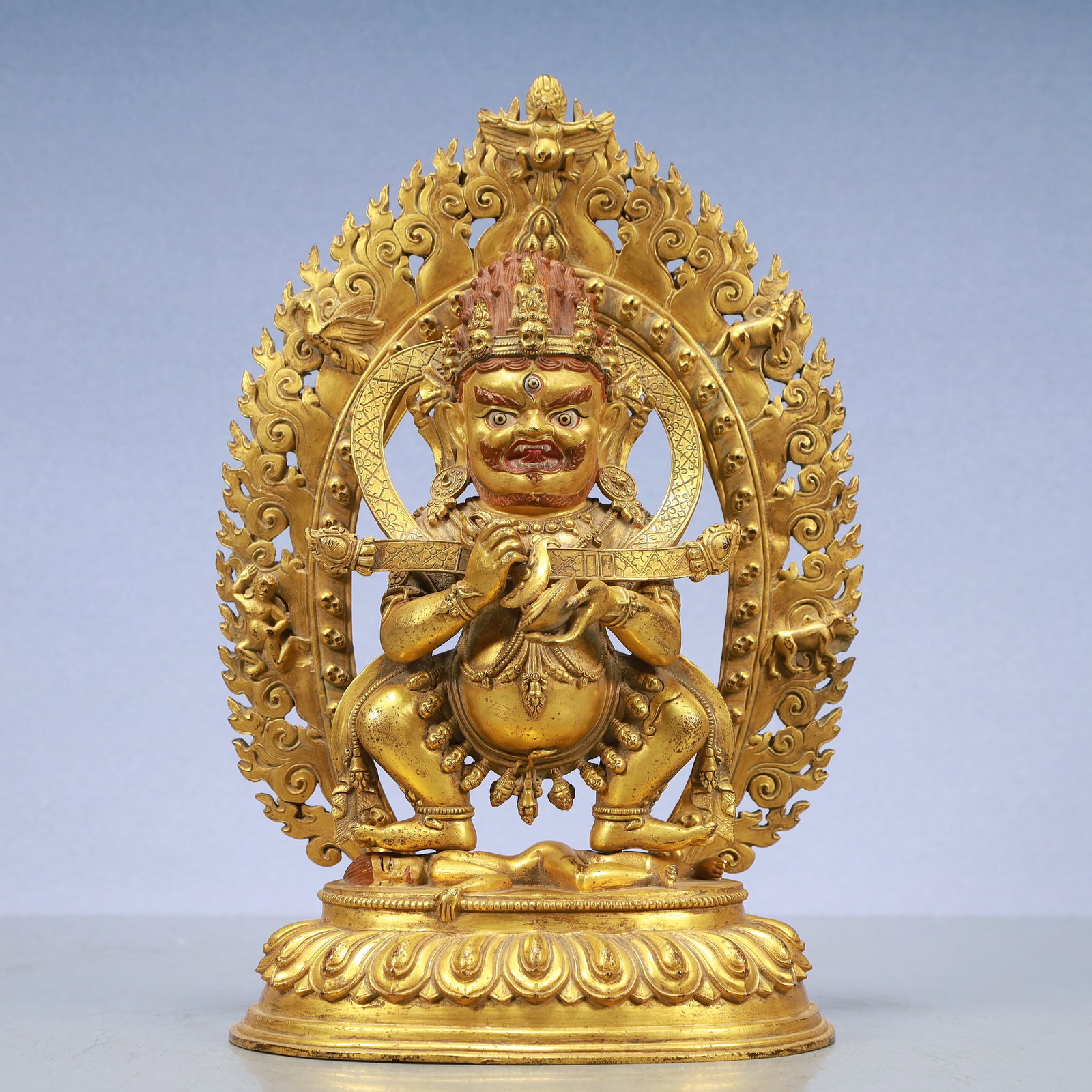 A Exquisite Gilt Bronze Statue of Vajra: A Exquisite Gilt Bronze Statue of Vajra Ming Dynasty, China Size:7.1inx4.3inx13in Weight:4200g铜鎏金金刚 中国明代 Size:18cmx11cmx33cm Weight:4200g