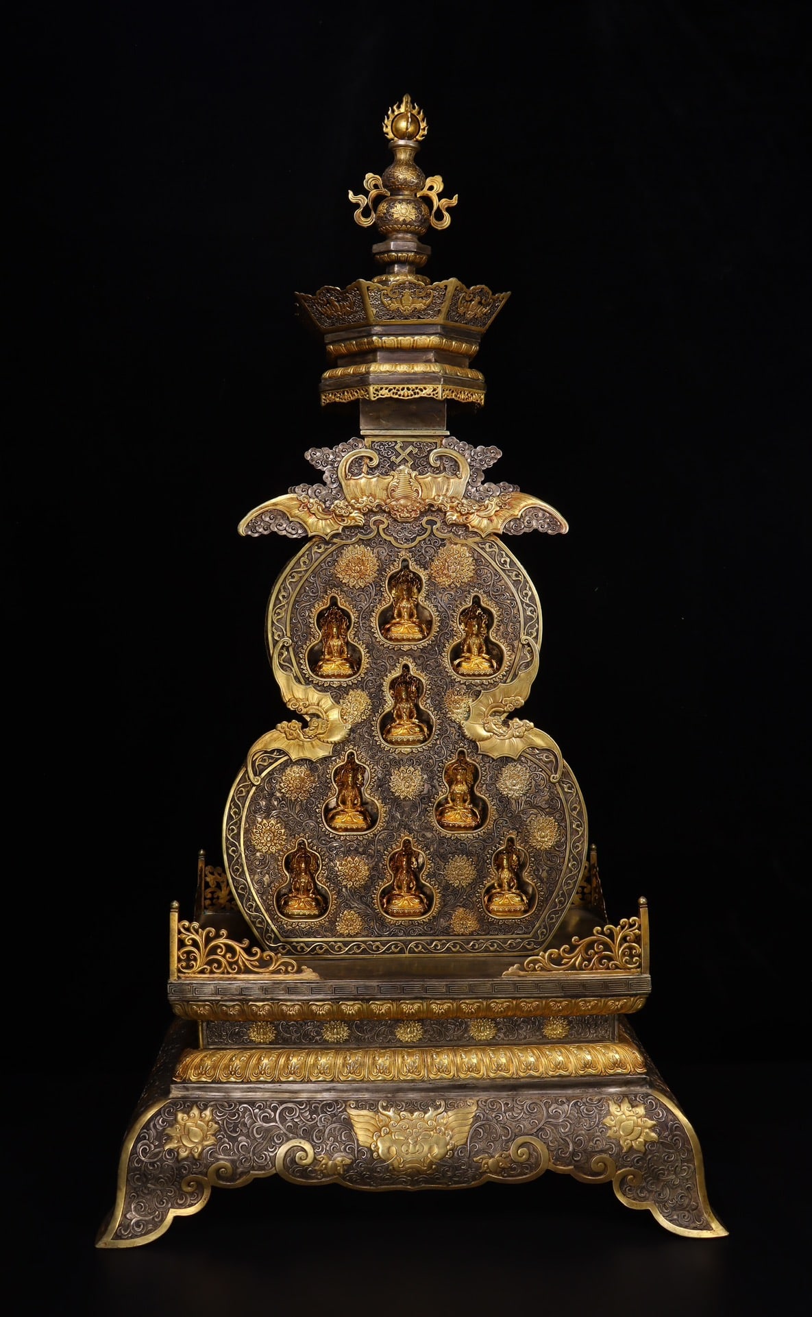 A Huge Gilt Bronze Lotus and Eight Treasures Pattern Gourd-Shaped Niche: A Huge Gilt Bronze Lotus and Eight Treasures Pattern Gourd-Shaped Niche,Qing Dynasty,China,Qianlong Six-character Mark,Size:42.1inx22.8inx14.2in,Weight:44590g铜鎏金缠枝&#