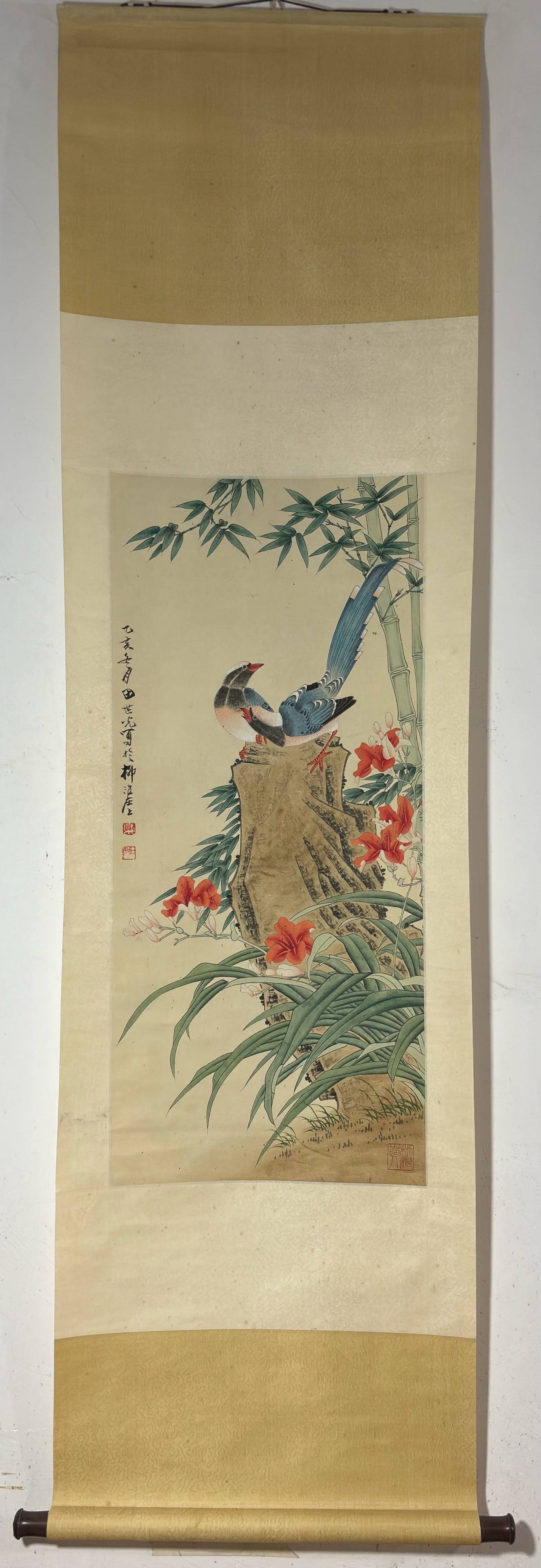 A Chinese Vertical Scroll Ink Painting of Flower and Bird on Paper,Tian Shiguang: A Chinese Vertical Scroll Ink Painting of Flower and Bird on Paper,Tian Shiguang,Size:(Without frame)35inx15.7in一幅中国水墨花鸟画立轴