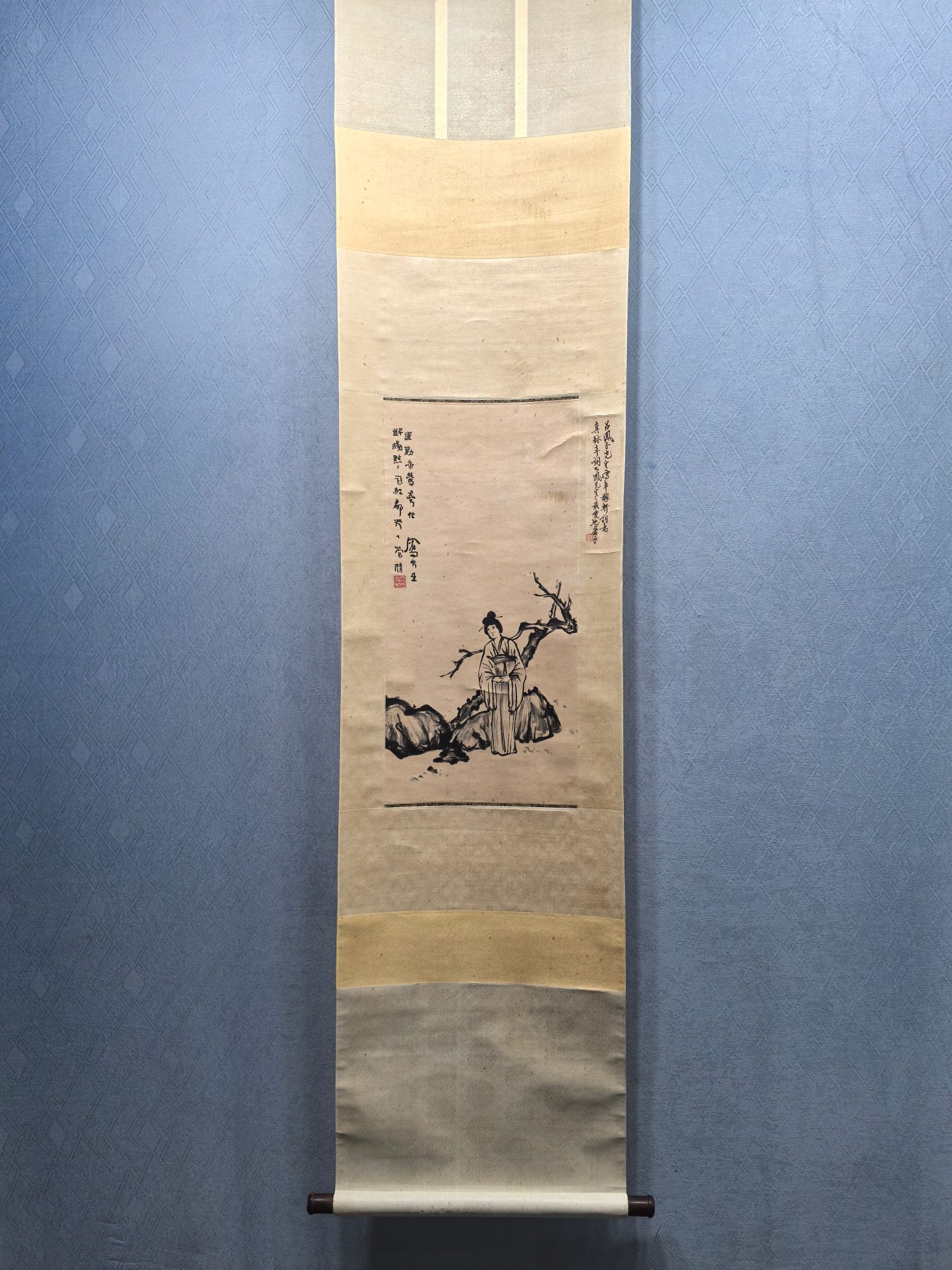 A Chinese Vertical Scroll Ink Painting of Figure on Paper,Lv Fengzi: A Chinese Vertical Scroll Ink Painting of Figure on Paper,Lv Fengzi,Size:12.9inx26.6in一幅中国水墨人物画立轴,吕凤子,