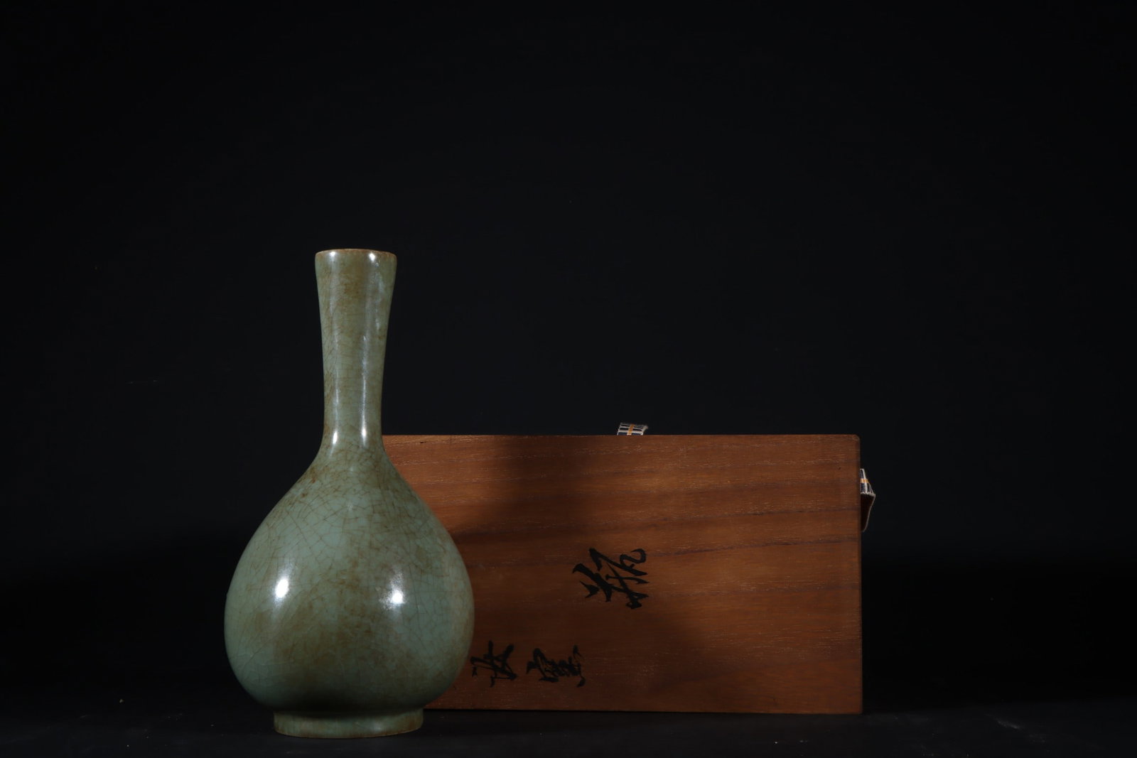 An Exquisite Ru yao Sky Blue Glazed Vase: An Exquisite Ru yao Sky Blue Glazed Vase,Song Dynasty,China,Size:8.9inx4.5in汝窑天青釉瓶,中国宋代,Size:22.5cmx11.5cm