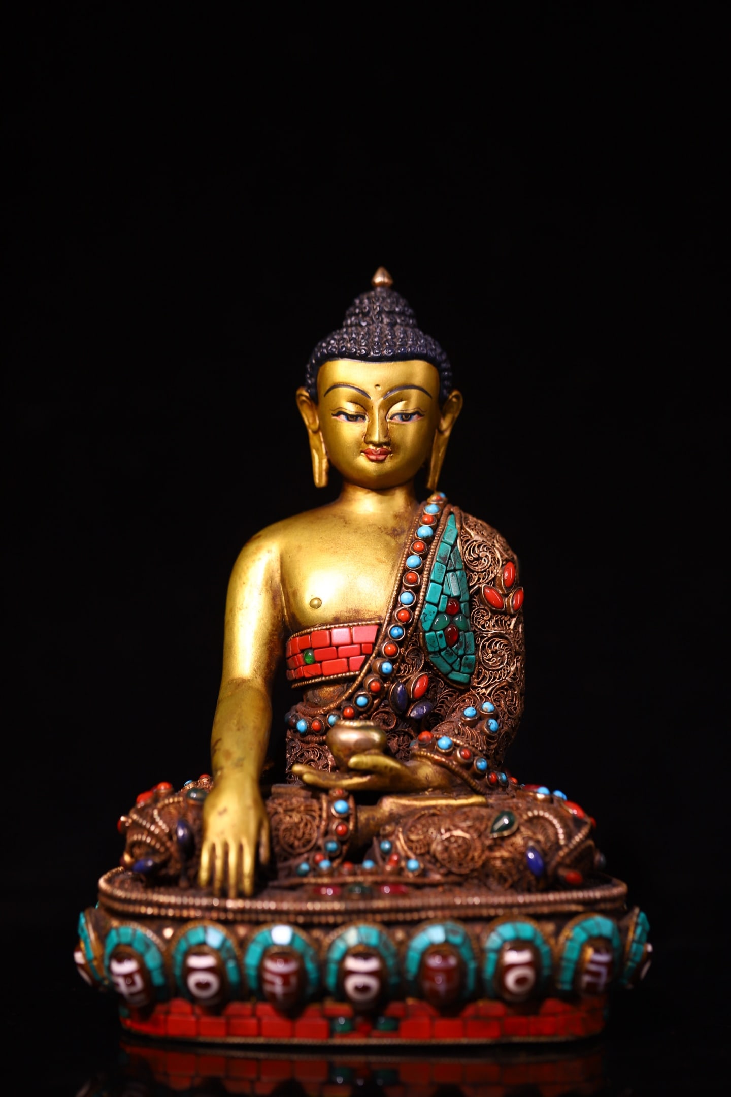 An Exquisite Bronze Inlaid Turquoise and Dzi Bead Statue of Sakyamuni: An Exquisite Bronze Inlaid Turquoise and Dzi Bead Statue of Sakyamuni,Qing