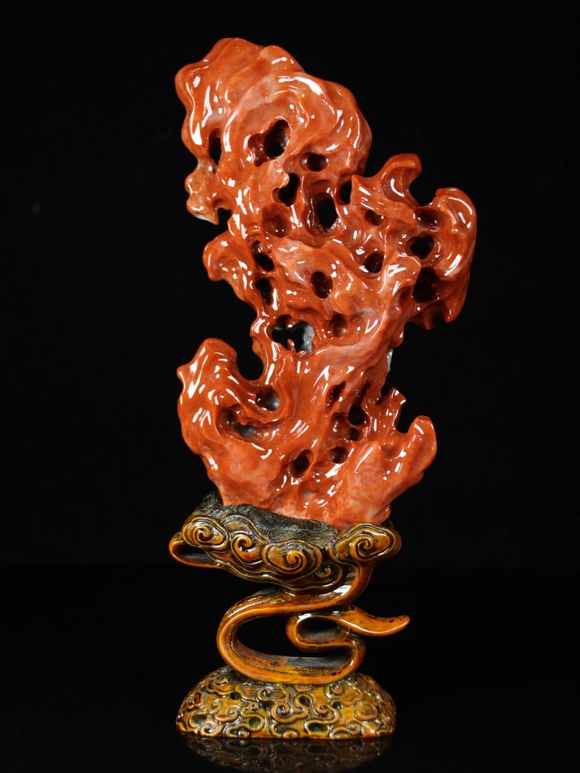 An Exquisite Shoushan Stone Hollow Ornament: An Exquisite Shoushan Stone Hollow Ornament,Qing Dynasty, China,Size:10.6inx4.7inx2.4in,Weight:772g