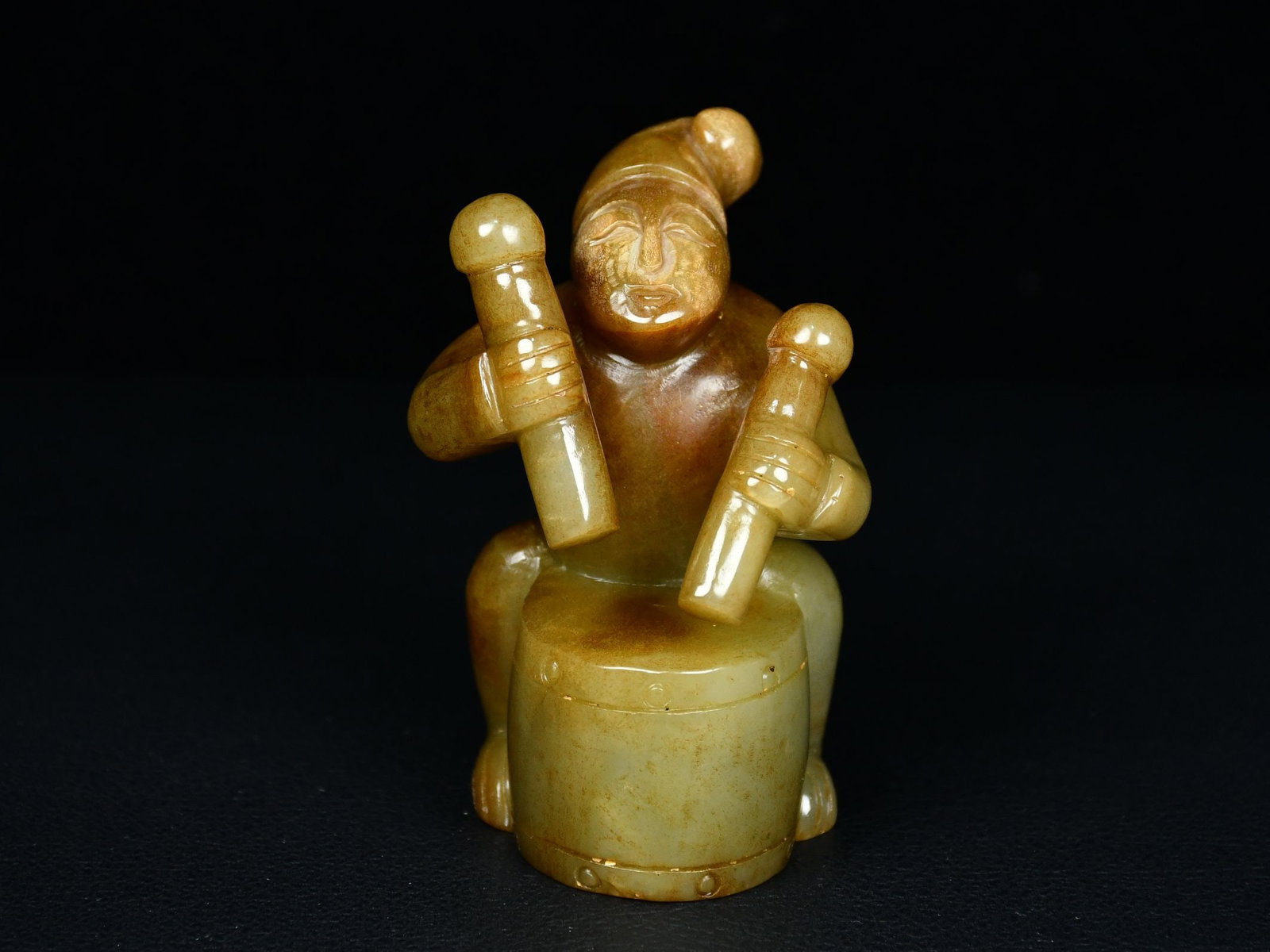 An Exquisite White Jade Figure Ornament: An Exquisite White Jade Figure Ornament,Qing Dynasty, China,Size:3.1inx2.4in,Weight:225g白玉人物摆件,中国清代,Size:8cmx6cm,Weight:225g