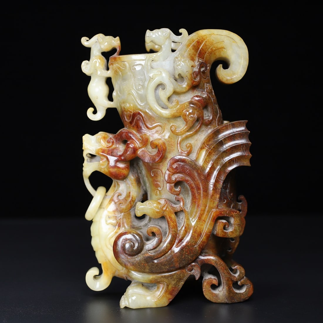 An Exquisite White Jade Dragon Pattern Beast-Shaped Cup: An Exquisite White Jade Dragon Pattern Beast-Shaped Cup,Qing Dynasty,China,Size:4.7inx2.8inx7.2in,Weight:1459g白玉龙纹兽形杯,中国清代,