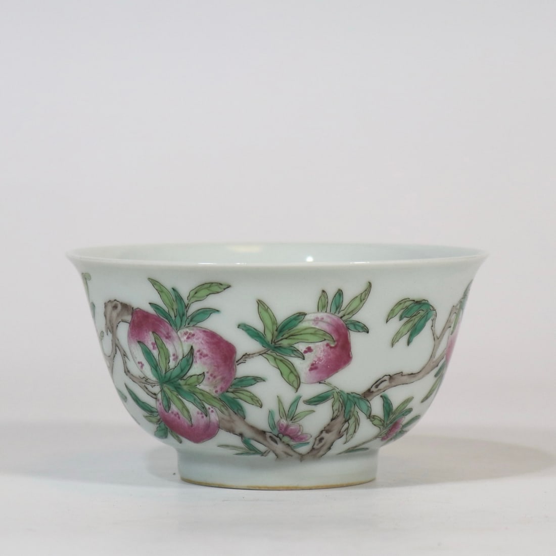An Exquisite Famille-Rose Peach Pattern Bowl: An Exquisite Famille-Rose Peach Pattern Bowl,Qing Dynasty, China,Qianlong Six-character