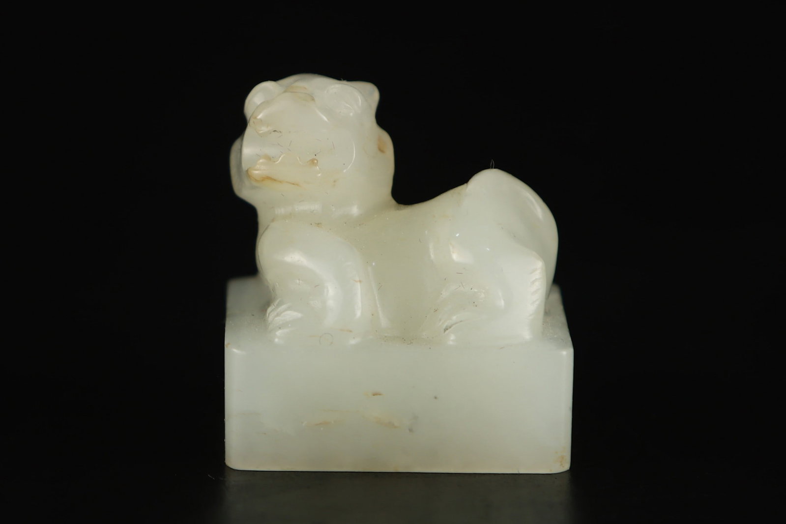 An Exquisite White Jade Beast-Shaped Seal (1 of 9)