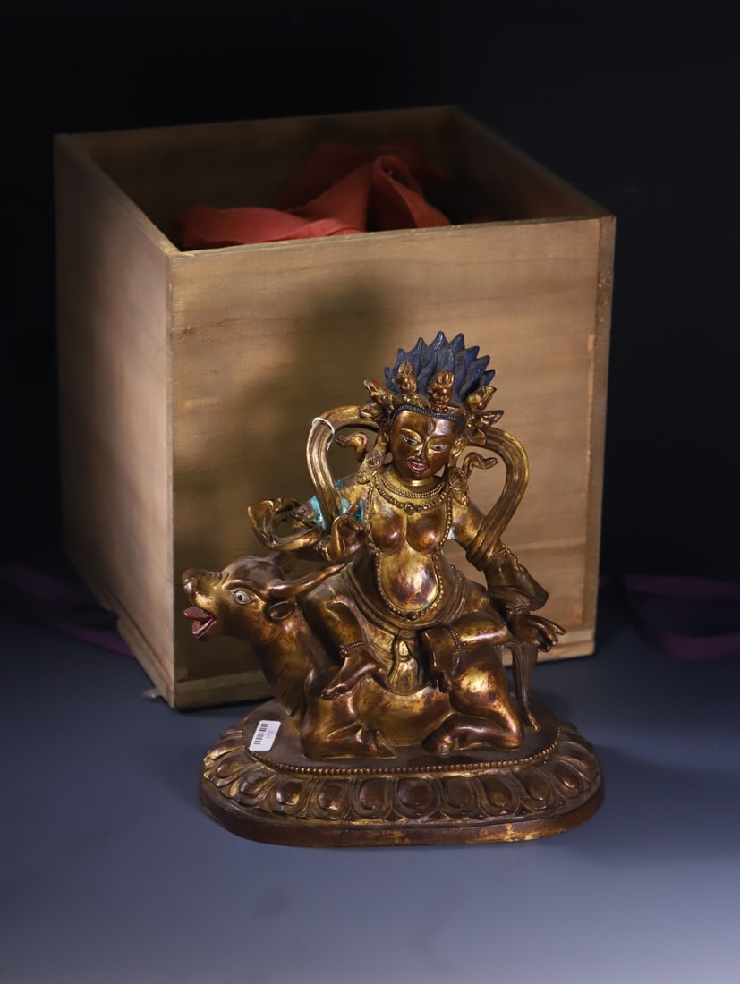 A Solemn Gilt Bronze Statue of Samantabhadra: A Solemn Gilt Bronze Statue of Samantabhadra,Qing