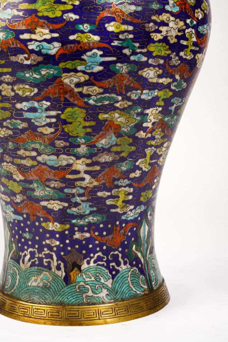 An Exquisite Cloisonne Seawater Pattern Bats Pattern Vase - 6