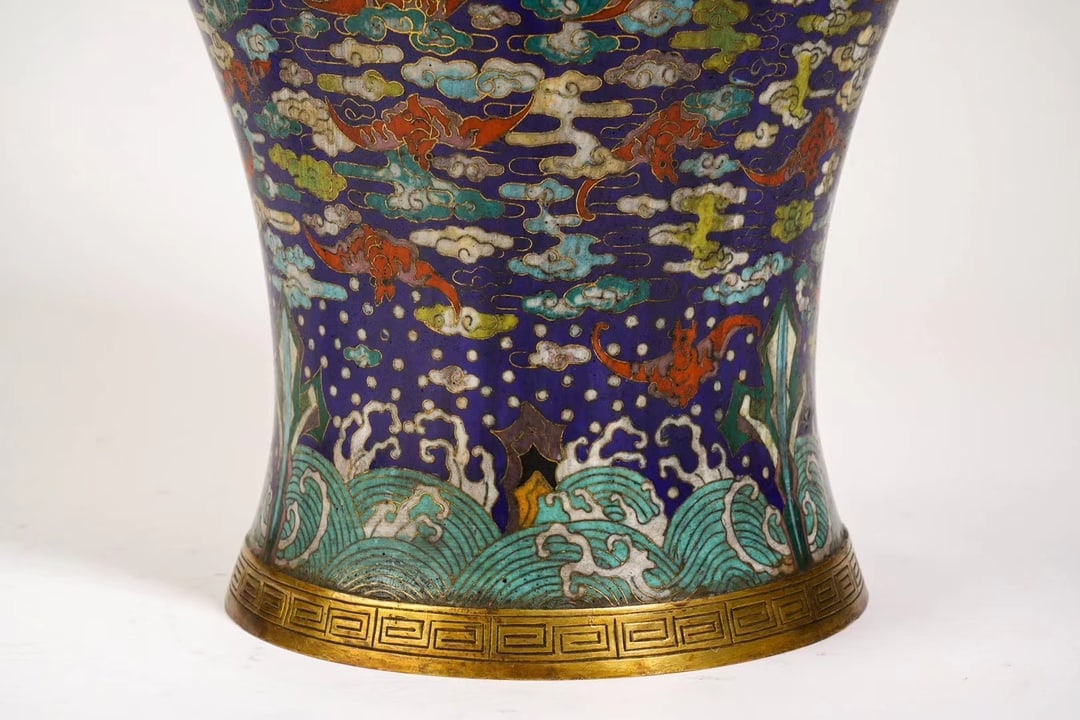 An Exquisite Cloisonne Seawater Pattern Bats Pattern Vase - 7