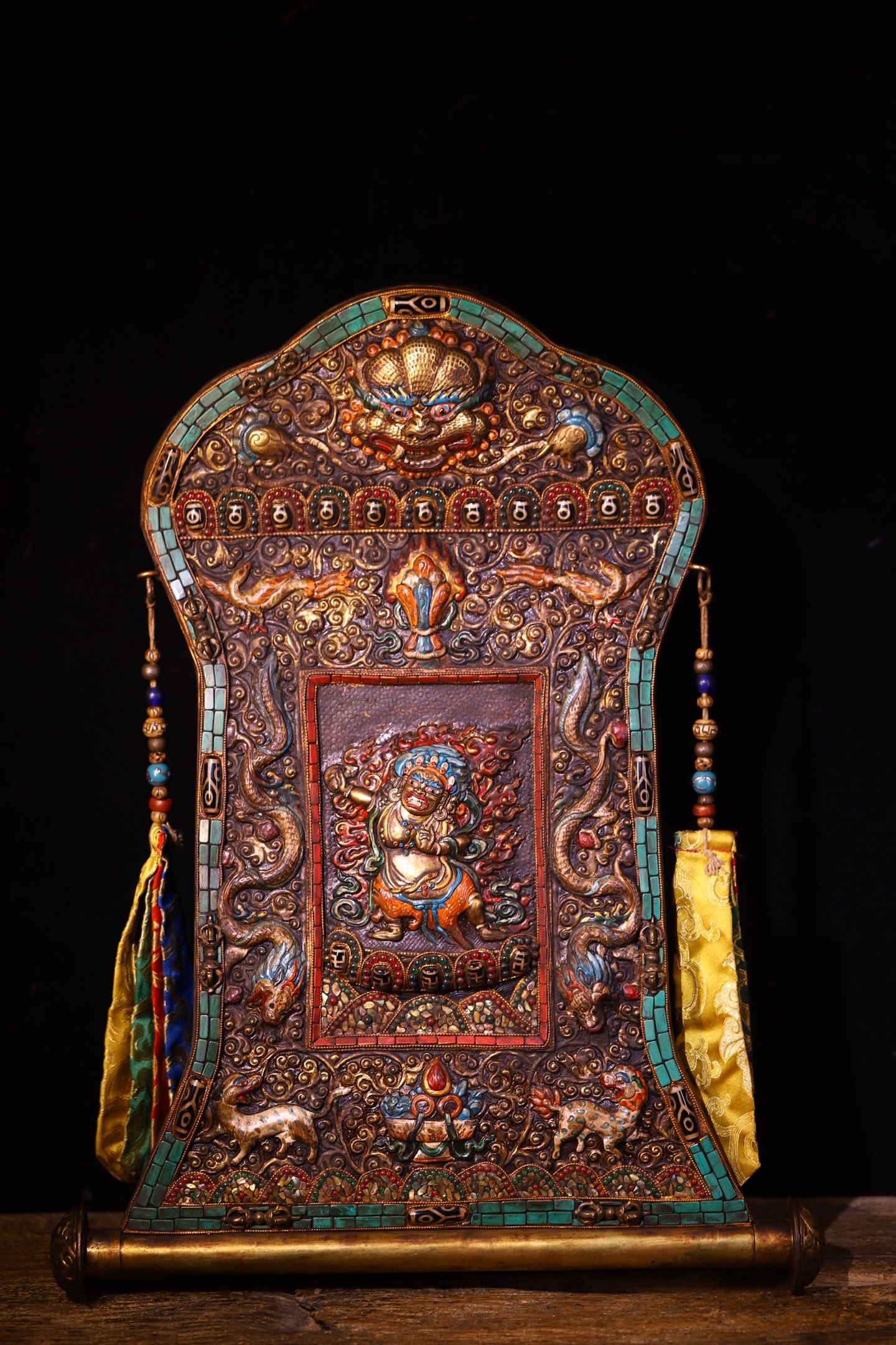 A Huge Bronze Inlaid Dzi Bead and Gems Statue of Vajra Tangka: A Huge Bronze Inlaid Dzi Bead and Gems Statue of Vajra Tangka,Qing Dynasty,China,Size:19.7inx18.9in,Weight:1600g铜镶天珠和宝石金刚像唐