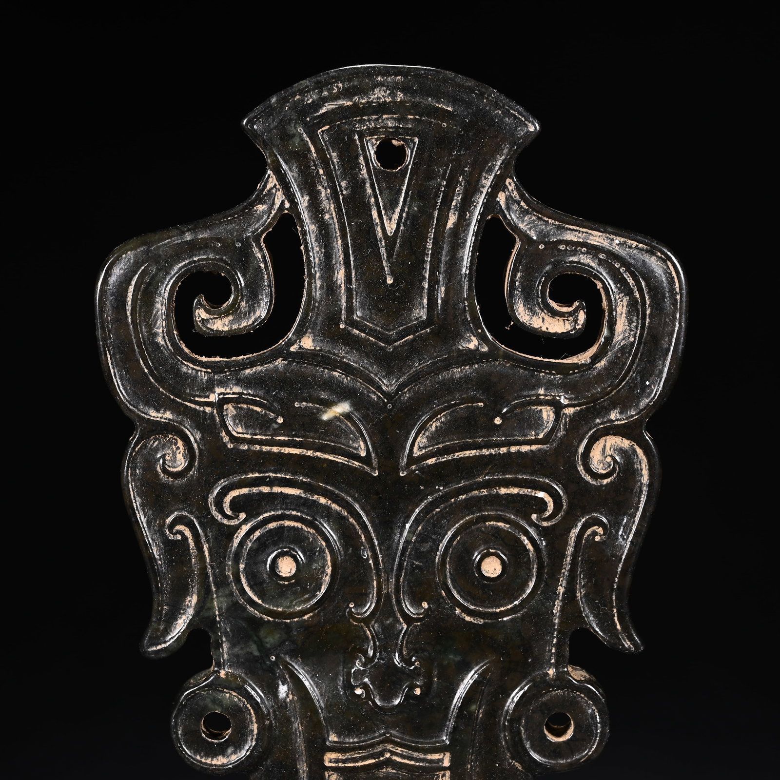 An Exquisite White Jade Beast-Face Pattern Pendant - 2