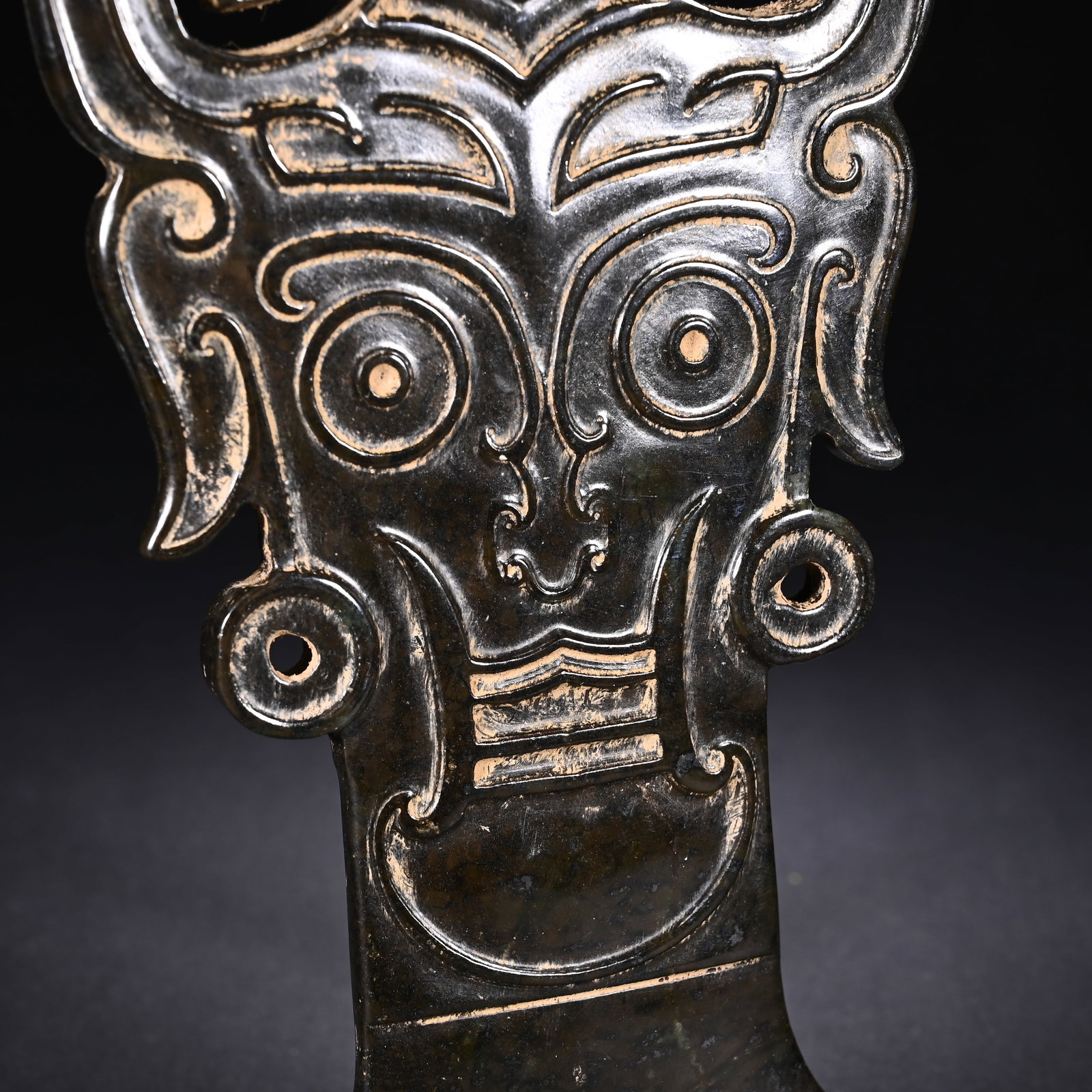 An Exquisite White Jade Beast-Face Pattern Pendant - 6