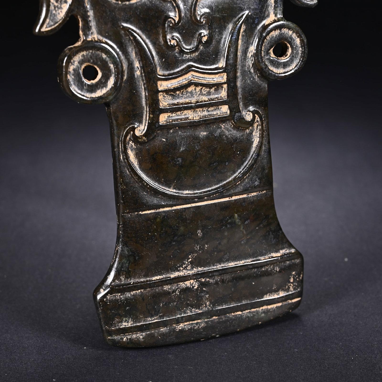 An Exquisite White Jade Beast-Face Pattern Pendant - 7