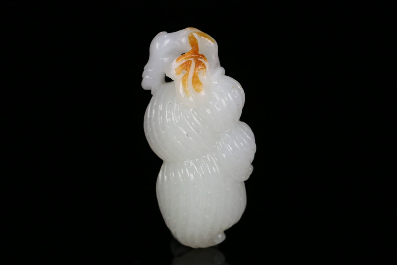 An Exquisite White Jade Peanut Ornament (1 of 9)