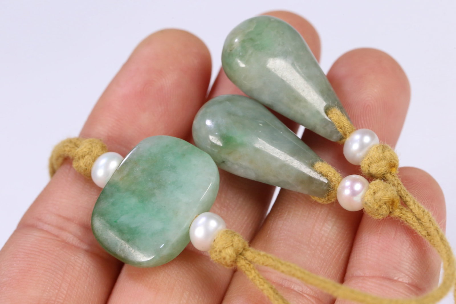 An Exquisite Eaglewood Bracelets,With Jadeite - 8