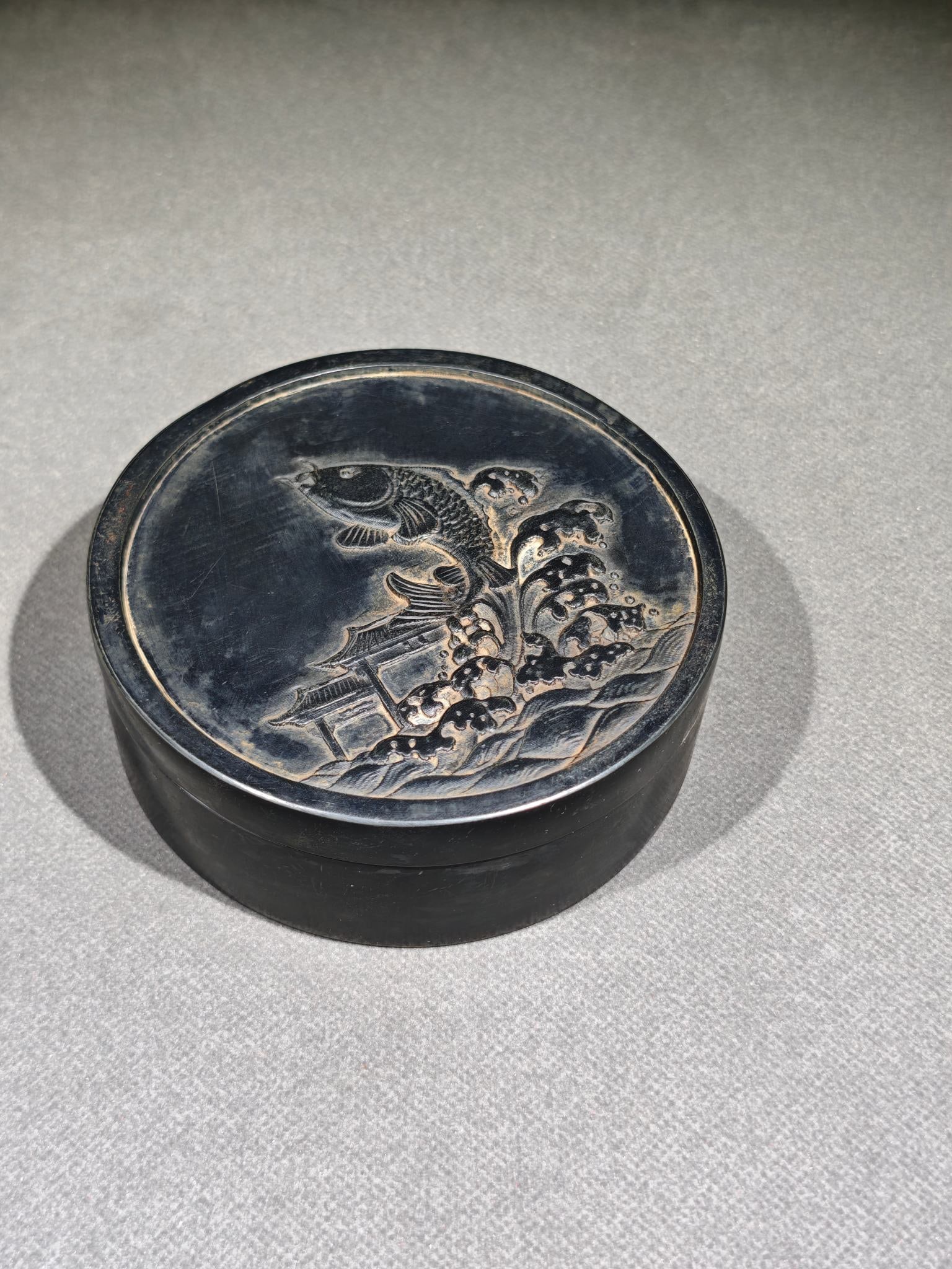 An Exquisite Fish Pattern Inkstone - 2