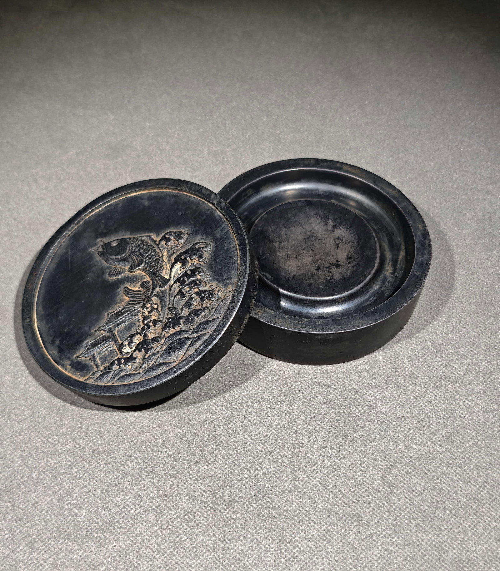 An Exquisite Fish Pattern Inkstone - 3