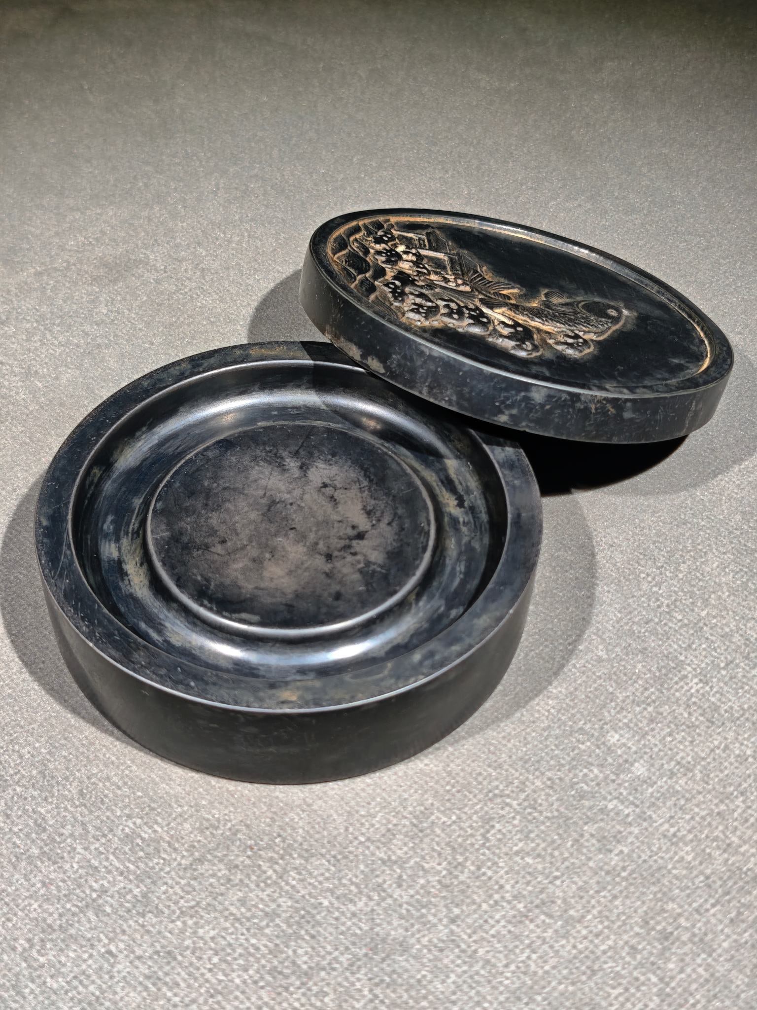 An Exquisite Fish Pattern Inkstone - 8