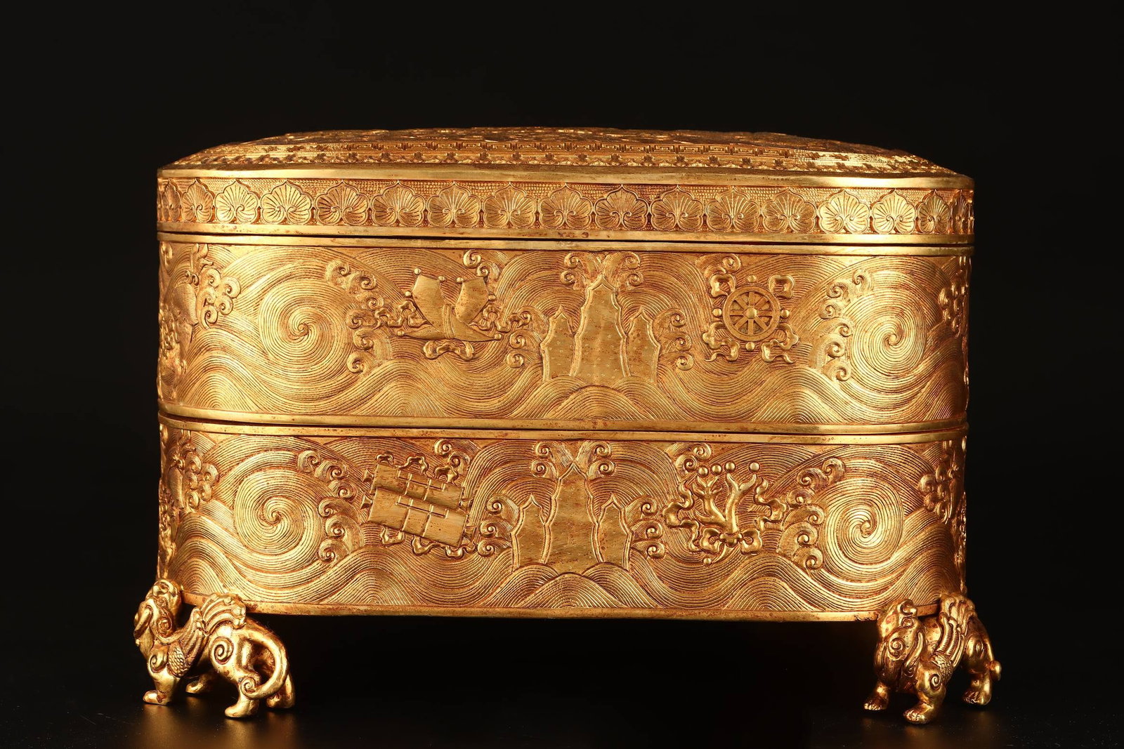 An Exquisite Gilt Bronze Seawater Lion Pattern Beast Legs Box with Cover: An Exquisite Gilt Bronze Seawater Lion Pattern Beast Legs Box with Cover,Qing