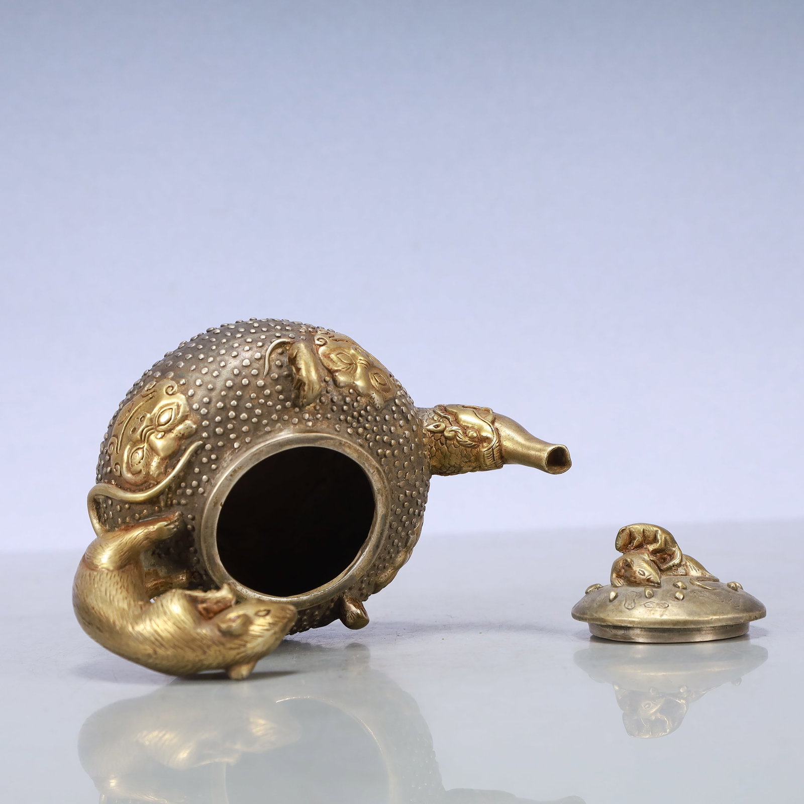 A Exquisite Gilt Silver Beast-Face Pattern Teapot - 7