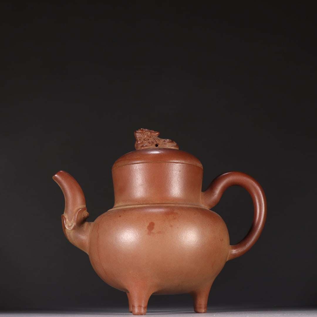An Exquisite Purple Sands Tripod Teapot,With Beast Cover: An Exquisite Purple Sands Tripod Teapot,With Beast Cover,Qing Dynasty,China,With