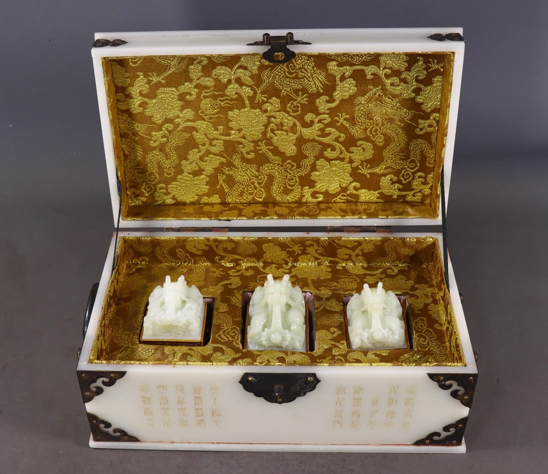 A Set of Fine Filigree and Gilding Inlaid White Jade Dragon Pattern Seals,Inlaid Gems: A Set of Fine Filigree and Gilding Inlaid White Jade Dragon Pattern Seals,Inlaid Gems,Qing Dynasty,China,Qianlong Four-character